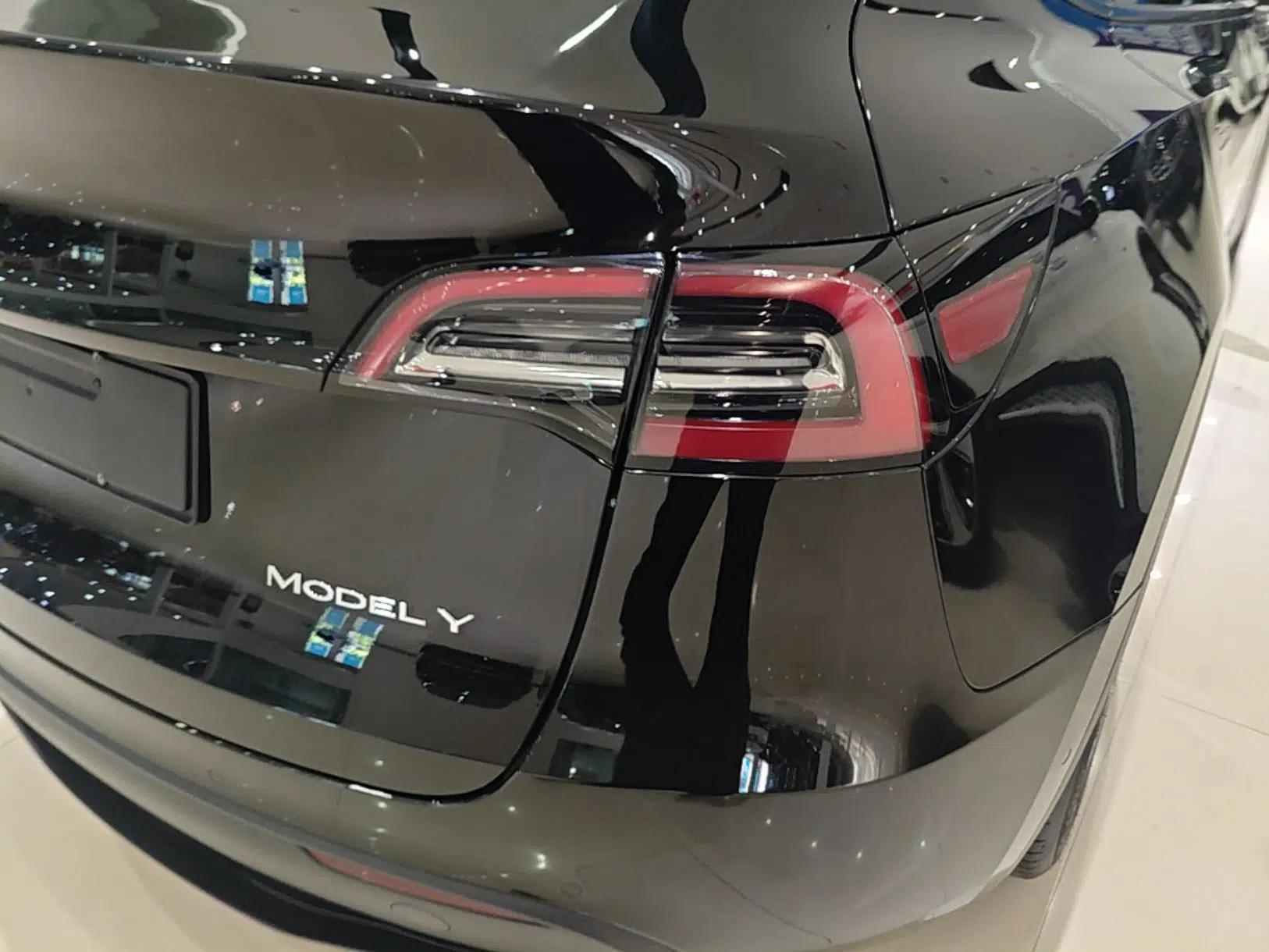 Tesla Model Y 2022 Rear-Wheel-Drive Version — миниатюра 9