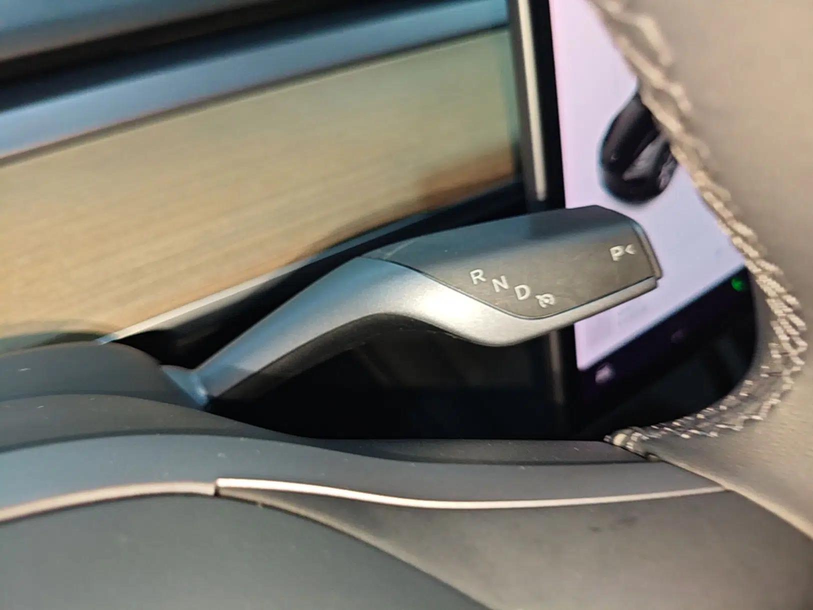 Tesla Model Y 2021 Long-Range All-Wheel-Drive Version 3D7 — миниатюра 16