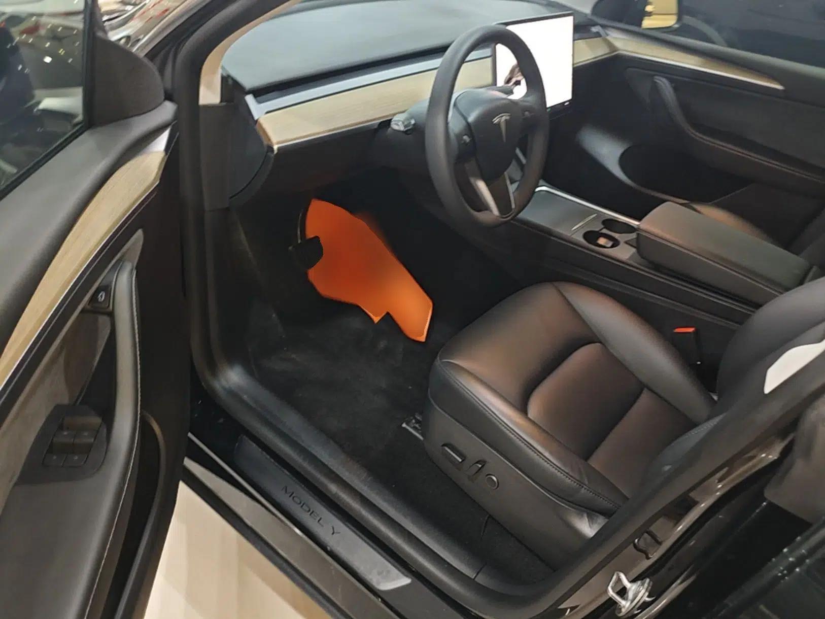 Tesla Model Y 2021 Long-Range All-Wheel-Drive Version 3D7 — миниатюра 18