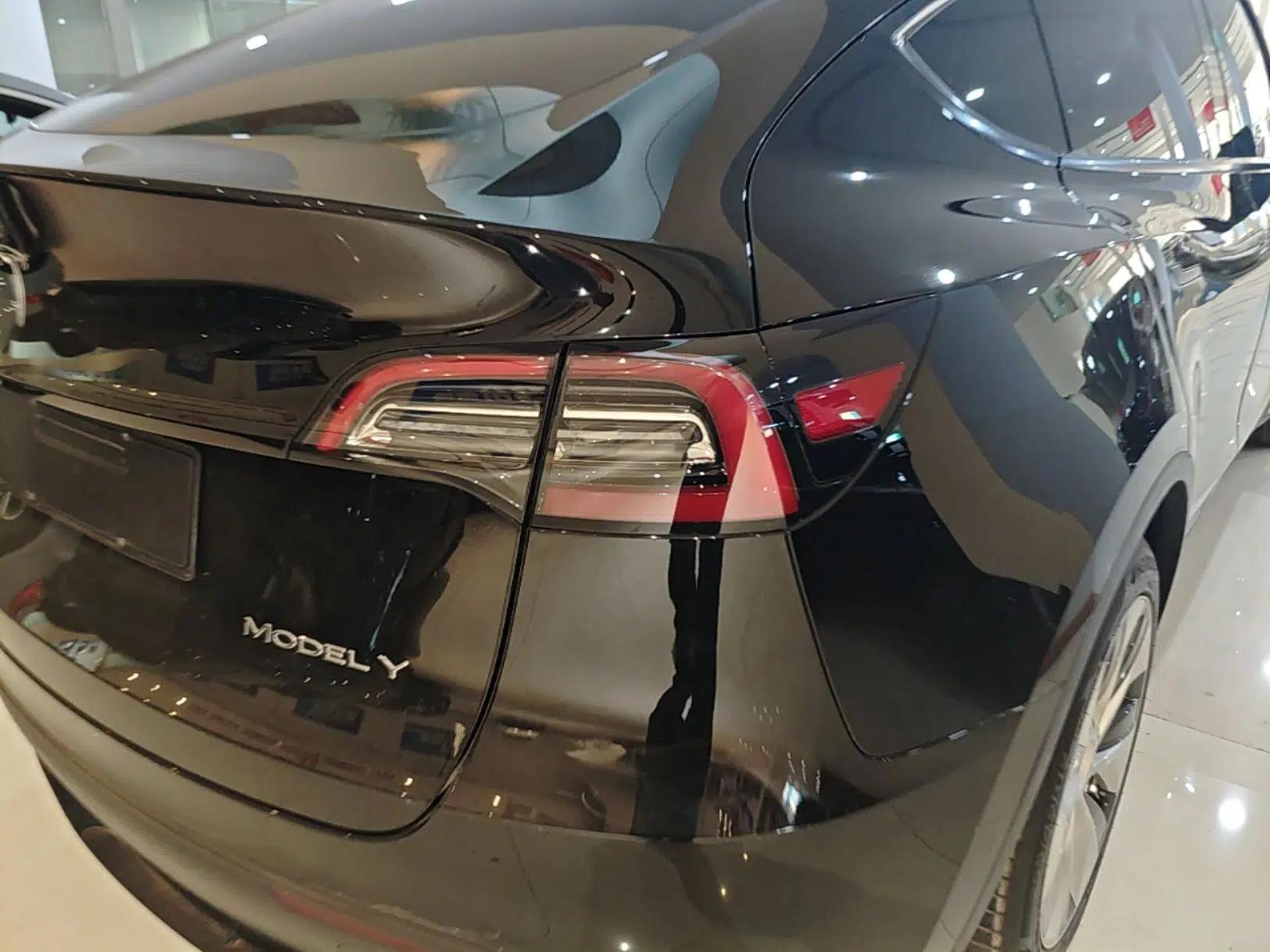 Tesla Model Y 2021 Long-Range All-Wheel-Drive Version 3D7 — миниатюра 9