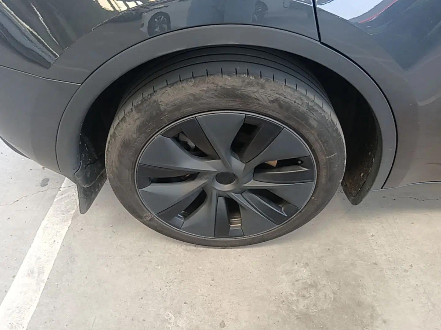 Tesla Model Y 2024 Rear-Wheel-Drive Version — миниатюра 11