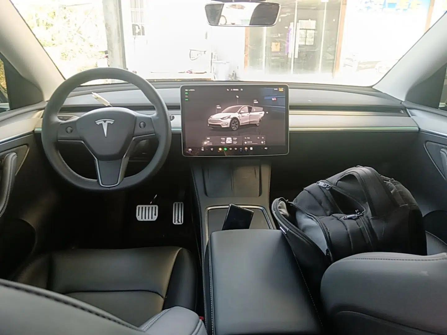 Tesla Model Y 2024 Rear-Wheel-Drive Version — миниатюра 12
