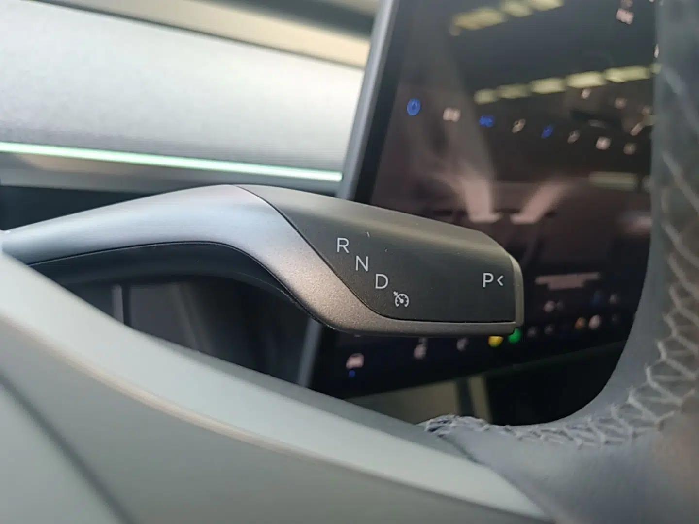 Tesla Model Y 2024 Rear-Wheel-Drive Version — миниатюра 16