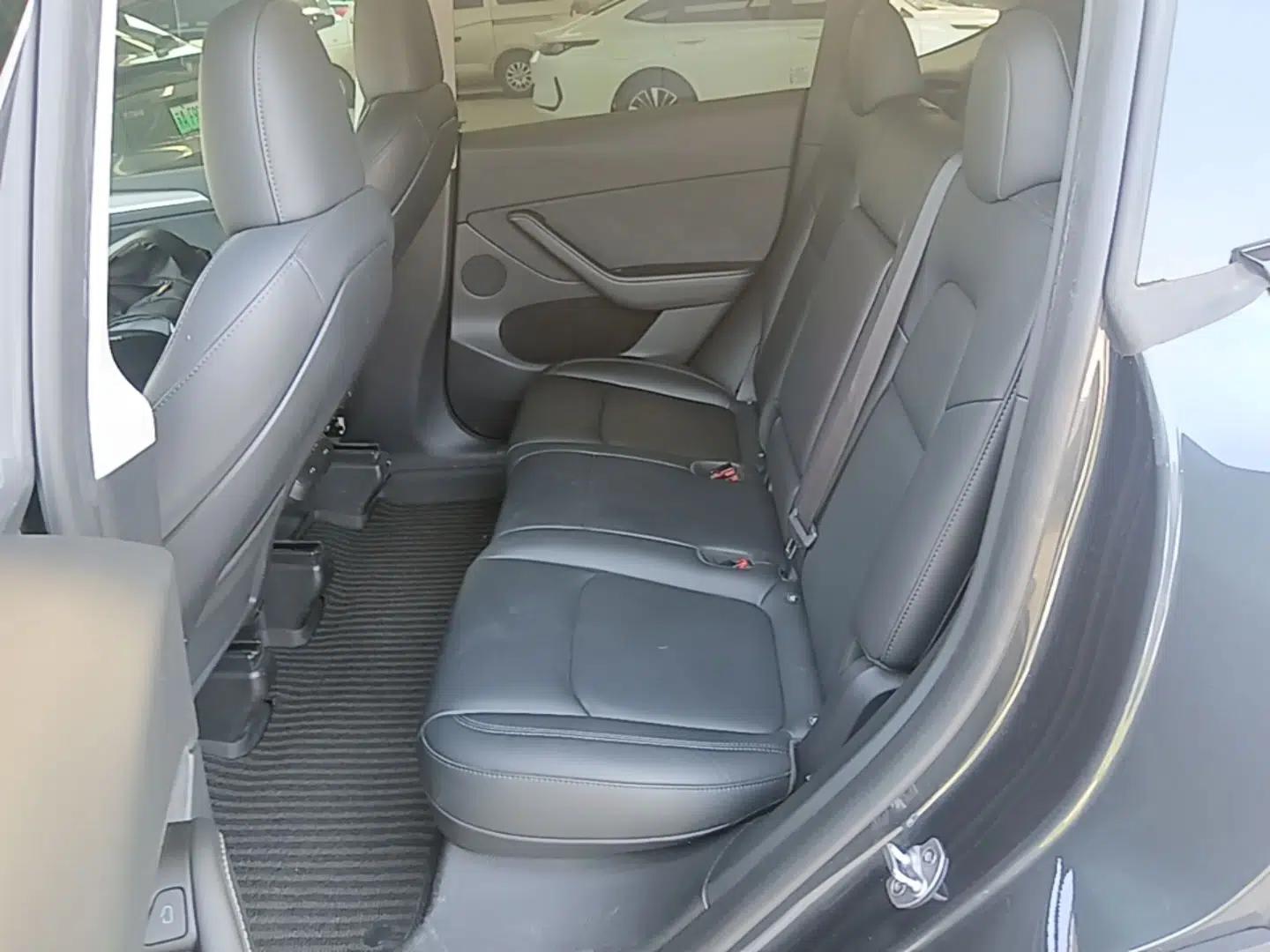 Tesla Model Y 2024 Rear-Wheel-Drive Version — миниатюра 20