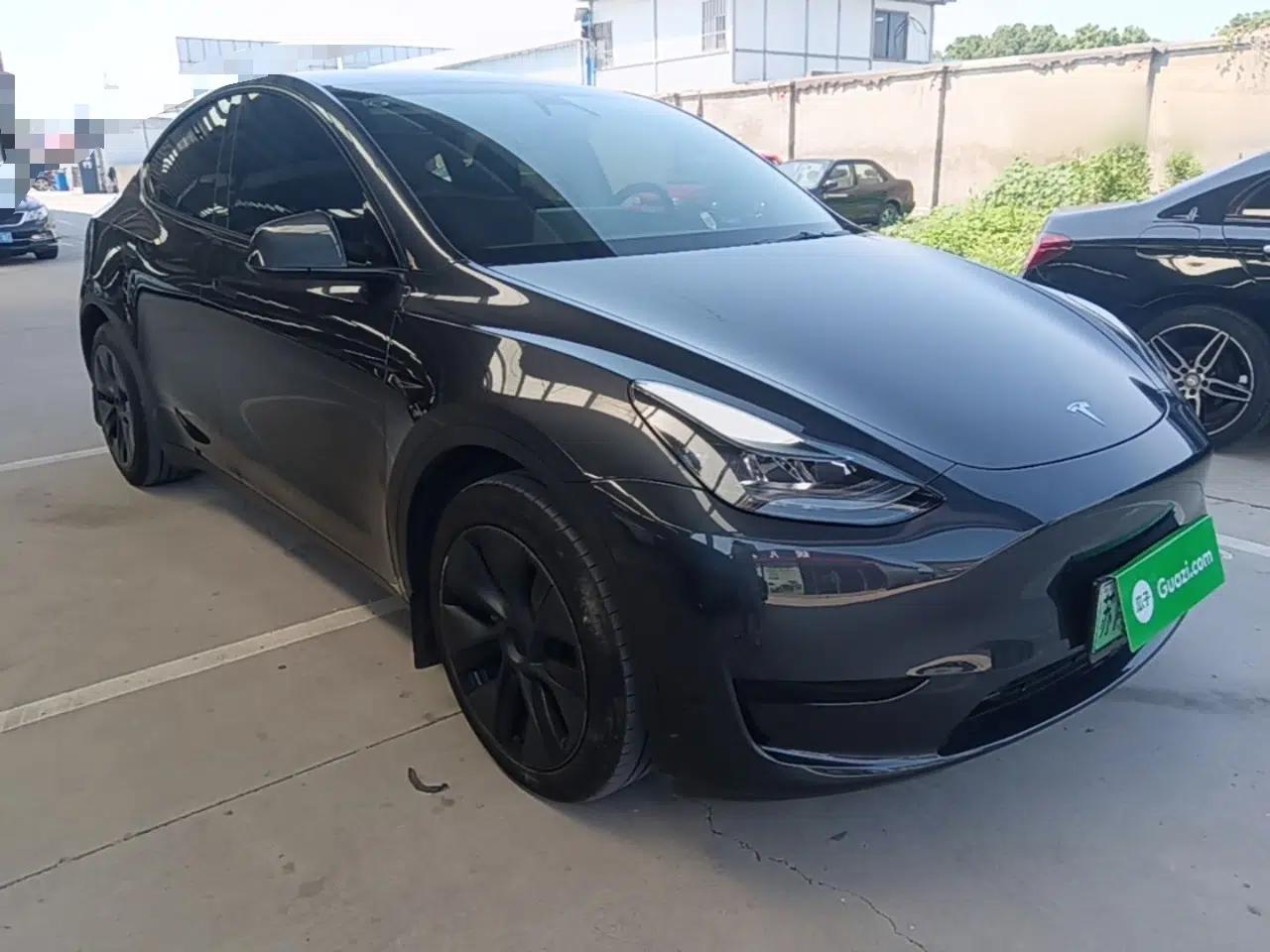Tesla Model Y 2024 Rear-Wheel-Drive Version — миниатюра 3