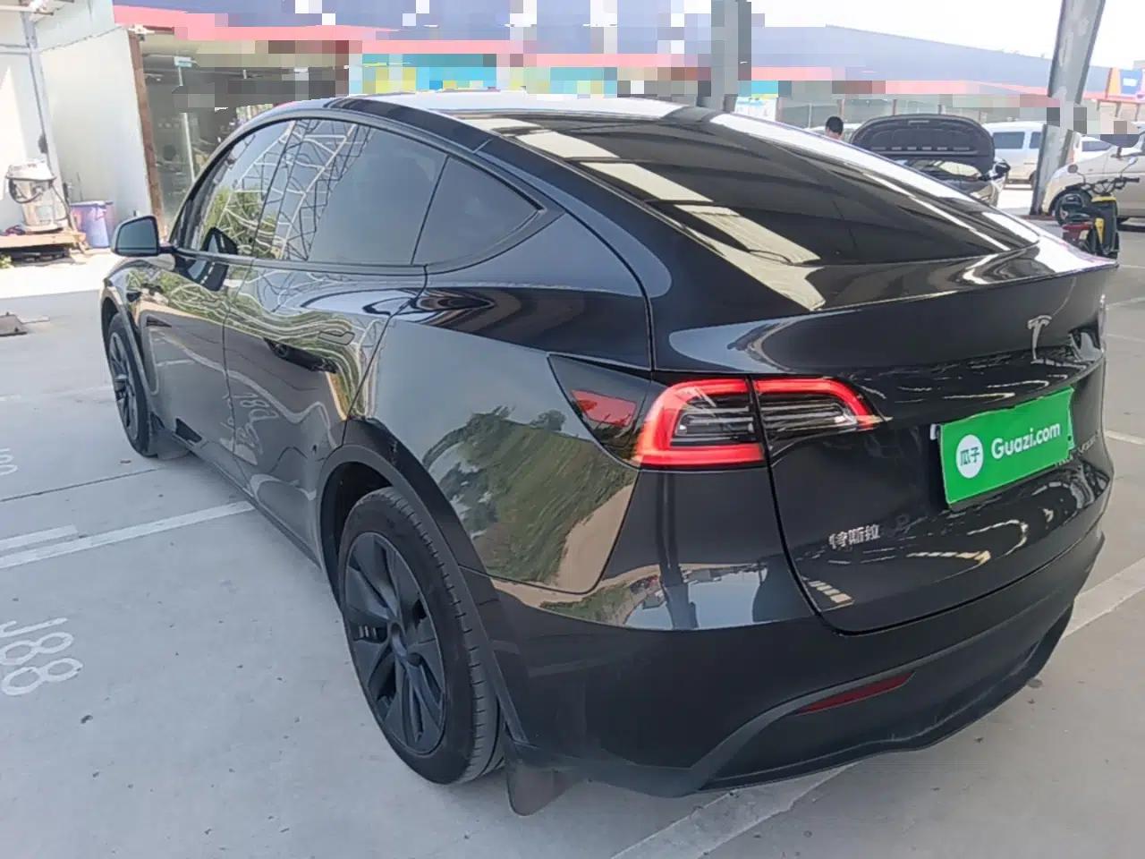 Tesla Model Y 2024 Rear-Wheel-Drive Version — миниатюра 4