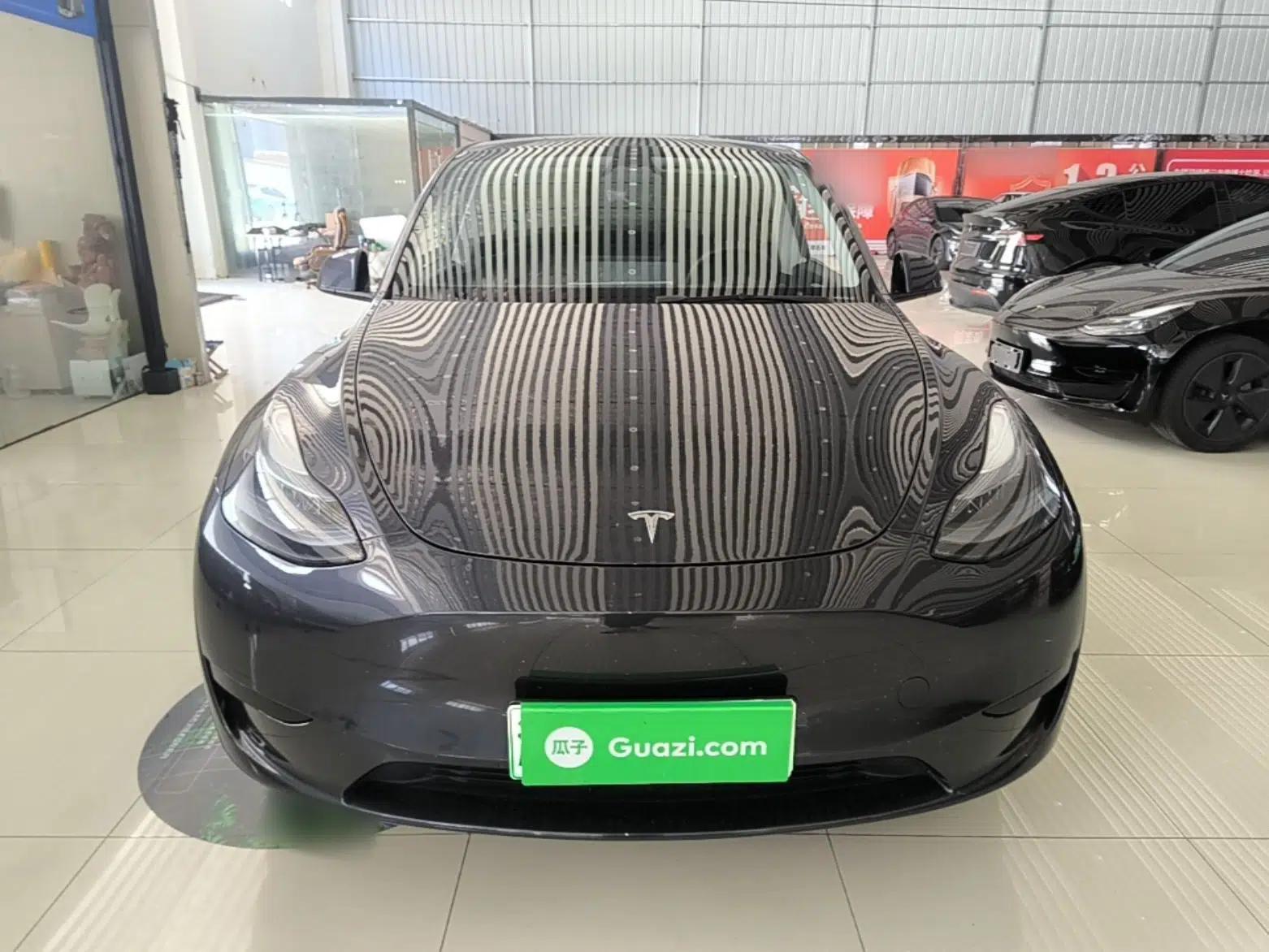 Tesla Model Y 2024 Rear-Wheel-Drive Version — миниатюра 2