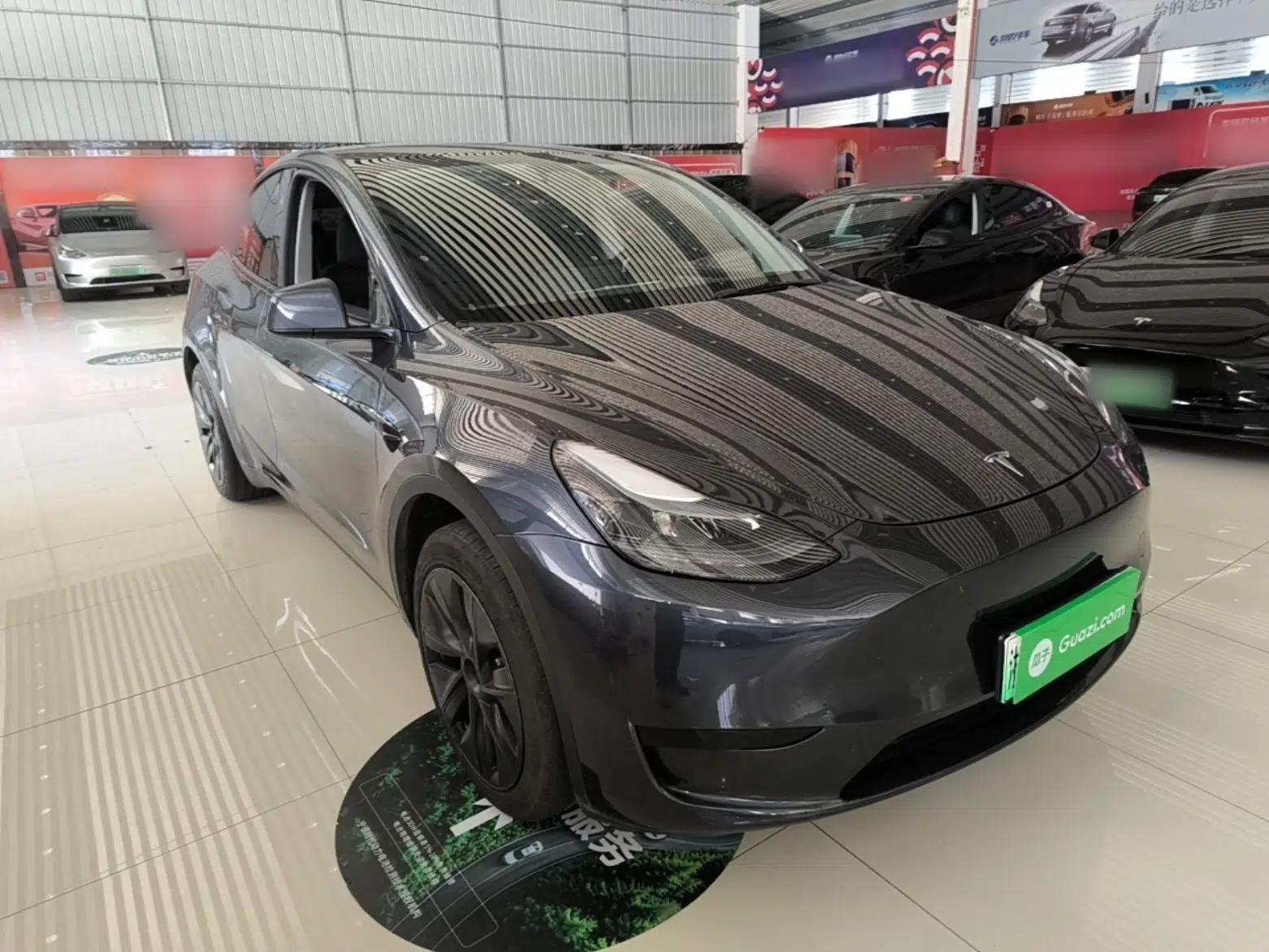 Tesla Model Y 2024 Rear-Wheel-Drive Version — миниатюра 3