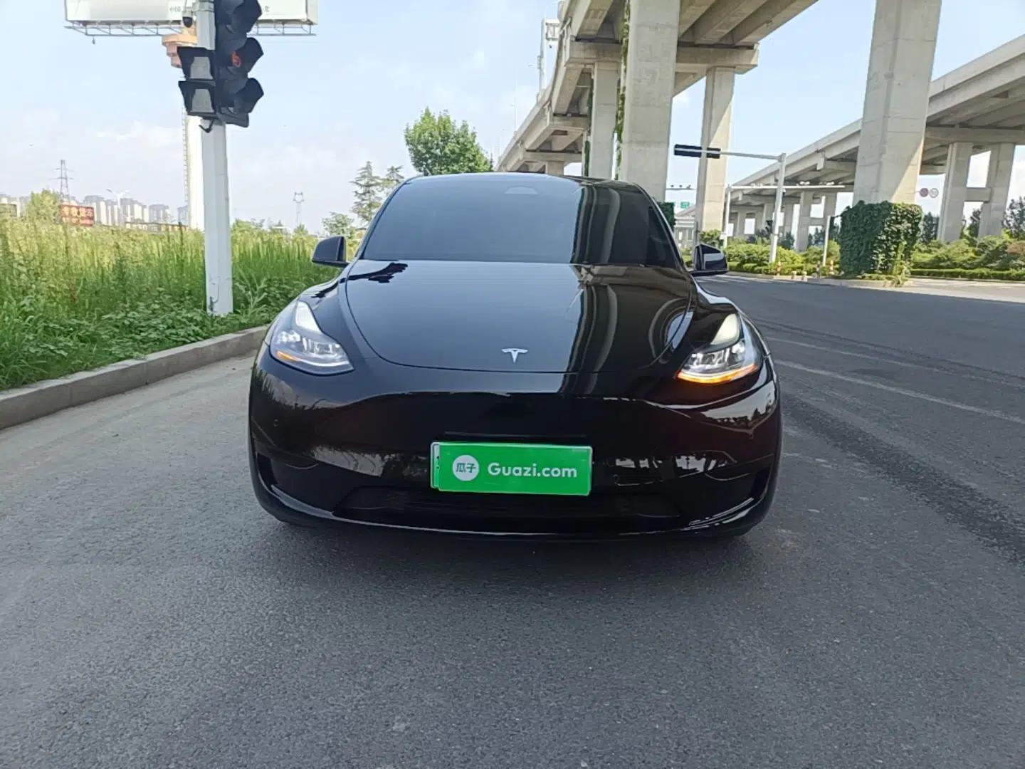 Tesla Model Y 2022 Revised Version Rear-Wheel Drive — миниатюра 2