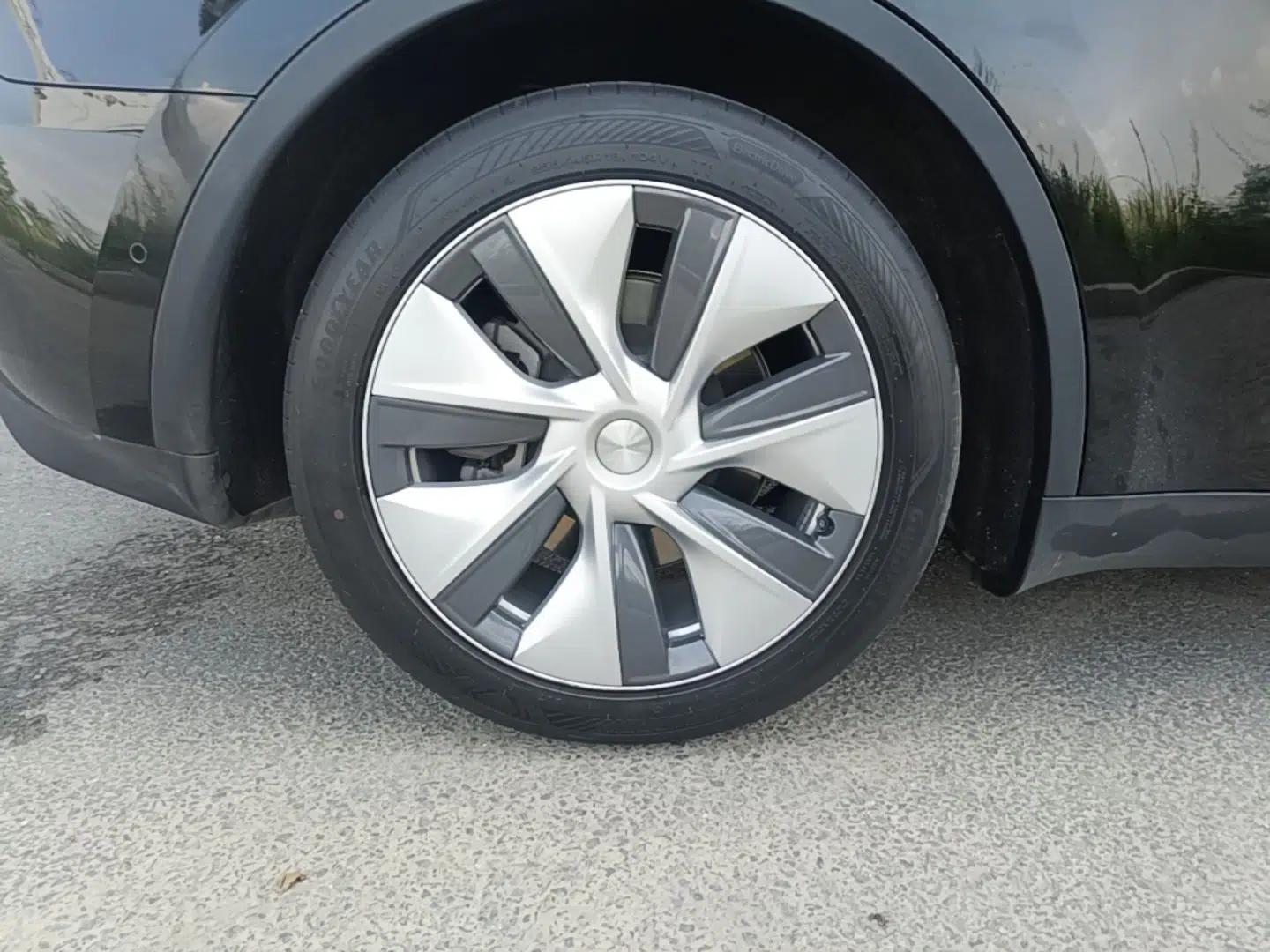 Tesla Model Y 2022 Revised Version Rear-Wheel Drive — миниатюра 11