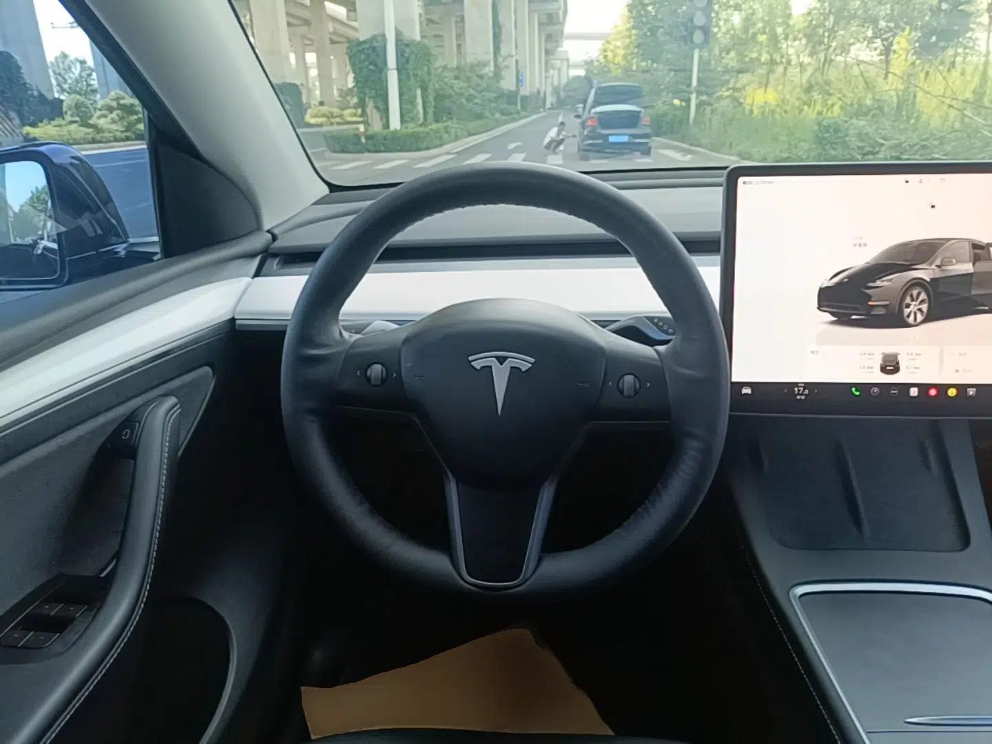 Tesla Model Y 2022 Revised Version Rear-Wheel Drive — миниатюра 13