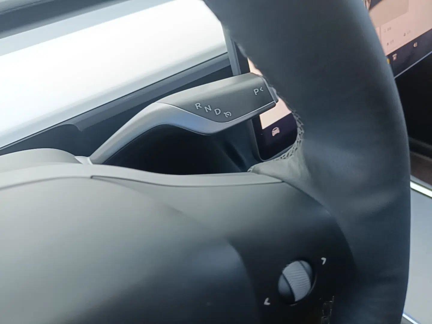 Tesla Model Y 2022 Revised Version Rear-Wheel Drive — миниатюра 16