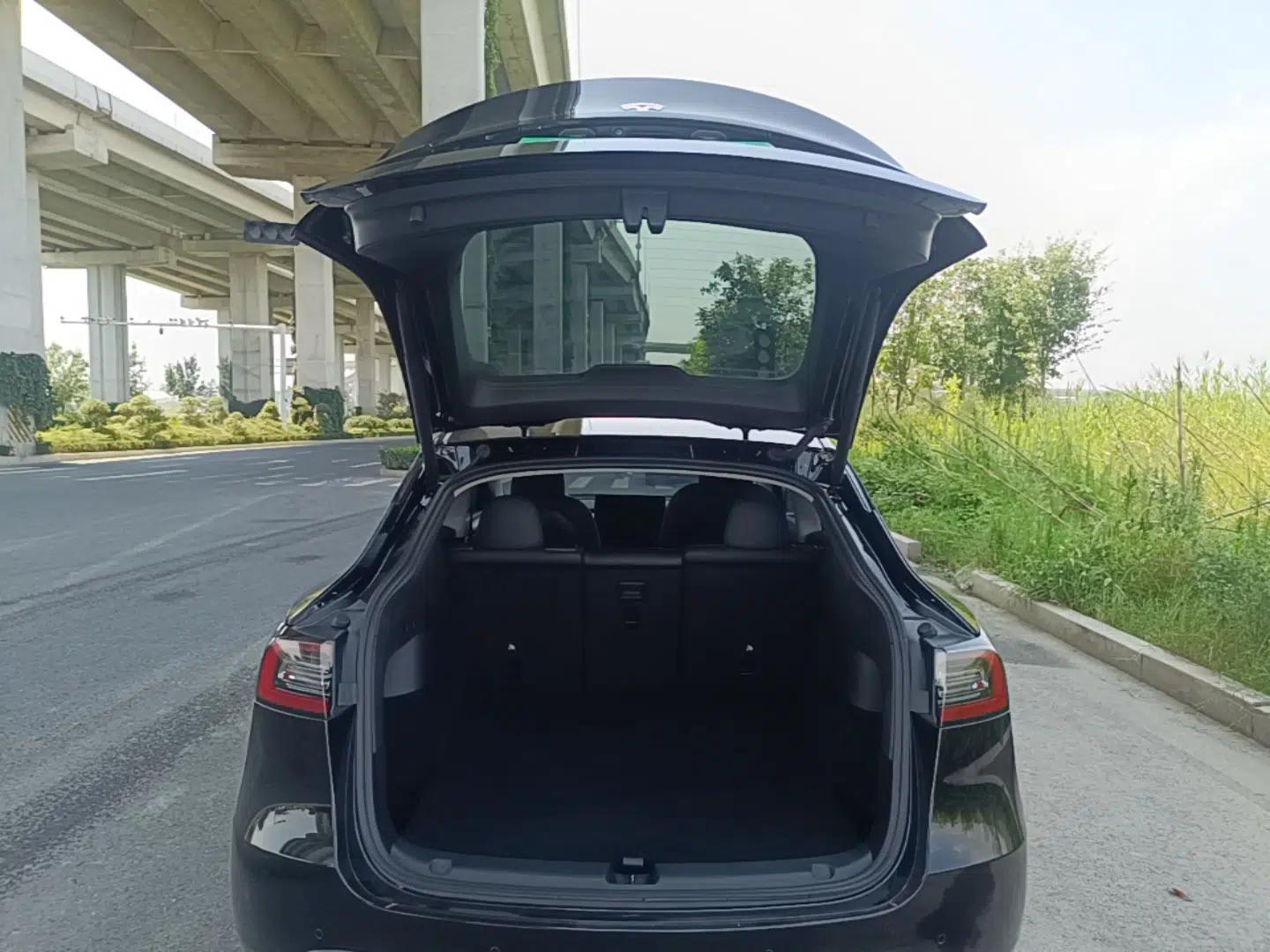 Tesla Model Y 2022 Revised Version Rear-Wheel Drive — миниатюра 22