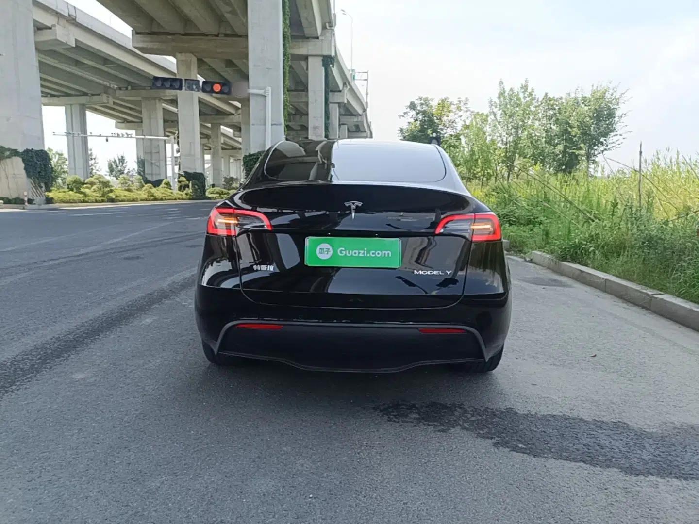 Tesla Model Y 2022 Revised Version Rear-Wheel Drive — миниатюра 5