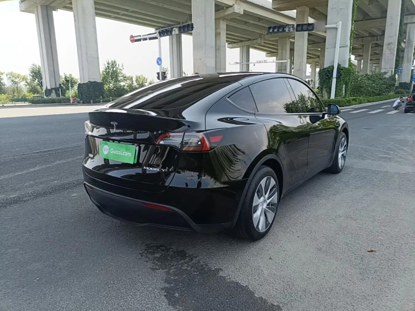 Tesla Model Y 2022 Revised Version Rear-Wheel Drive — миниатюра 6