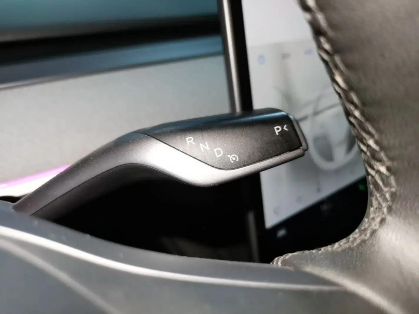 Tesla Model Y 2023 Rear-Wheel-Drive Version — миниатюра 16
