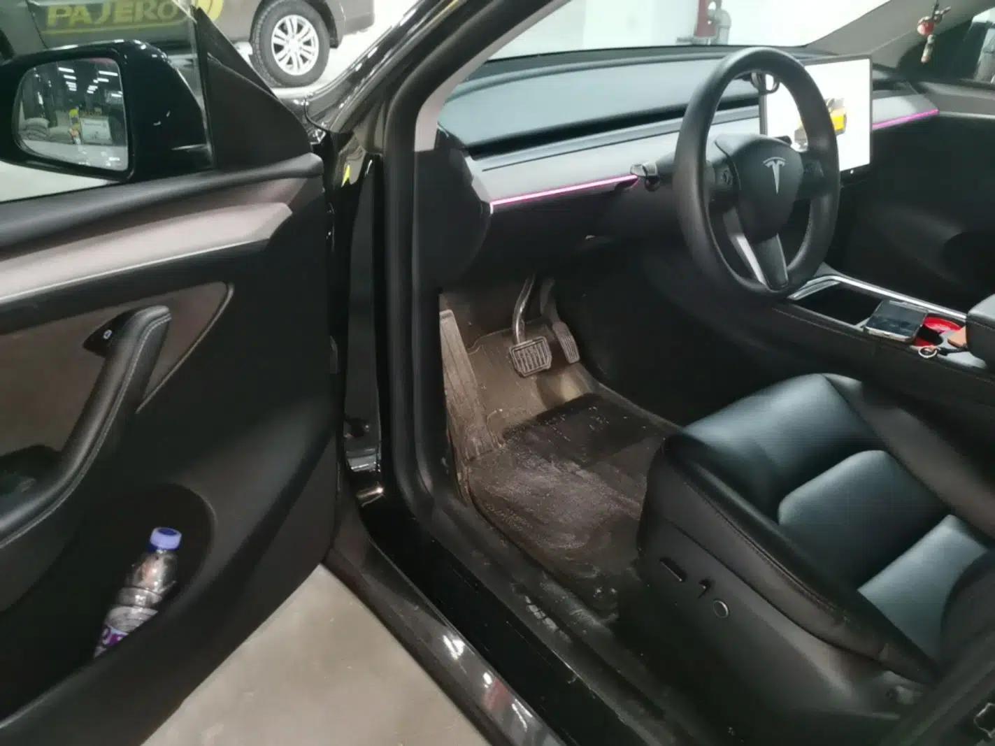 Tesla Model Y 2023 Rear-Wheel-Drive Version — миниатюра 18