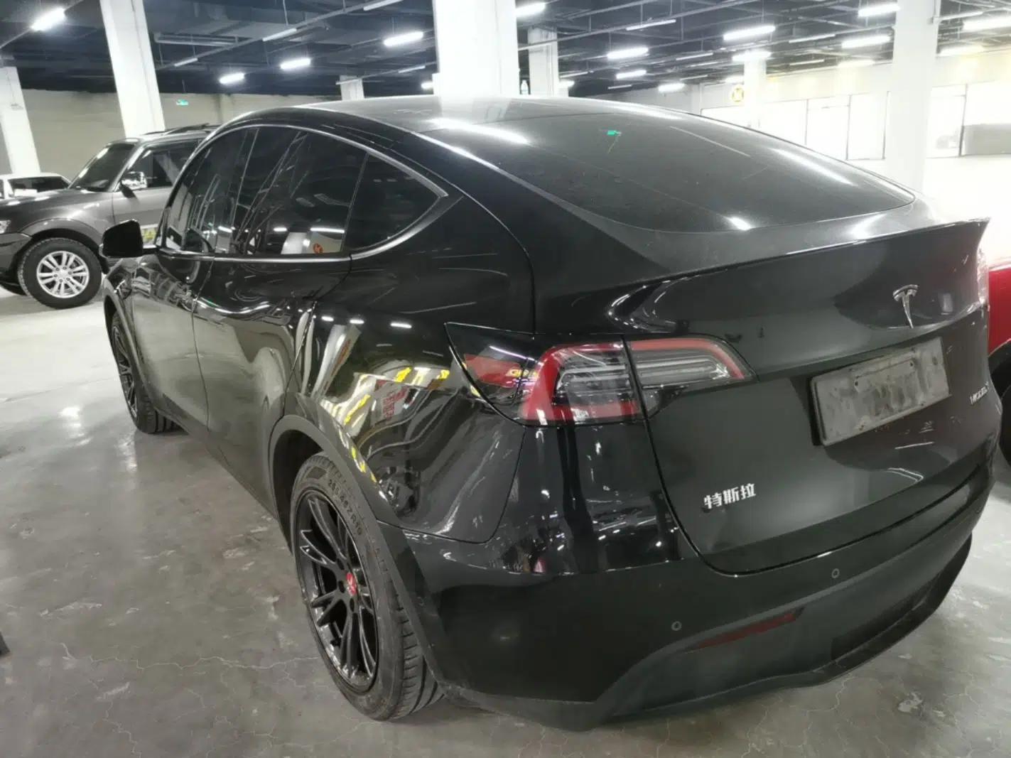 Tesla Model Y 2023 Rear-Wheel-Drive Version — миниатюра 4