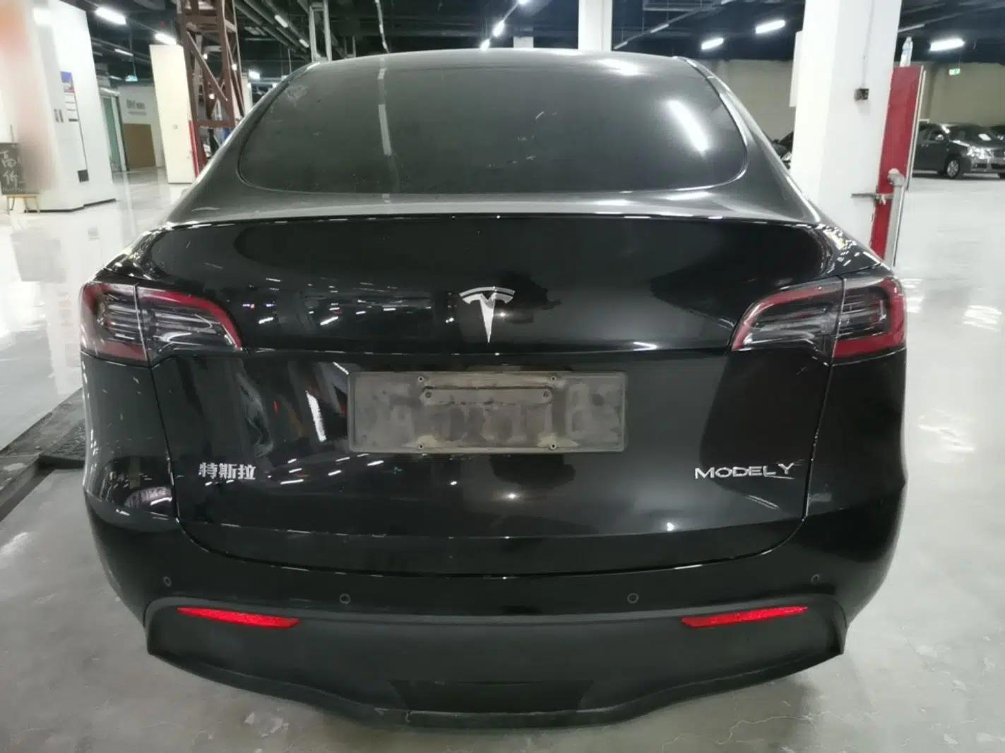 Tesla Model Y 2023 Rear-Wheel-Drive Version — миниатюра 5
