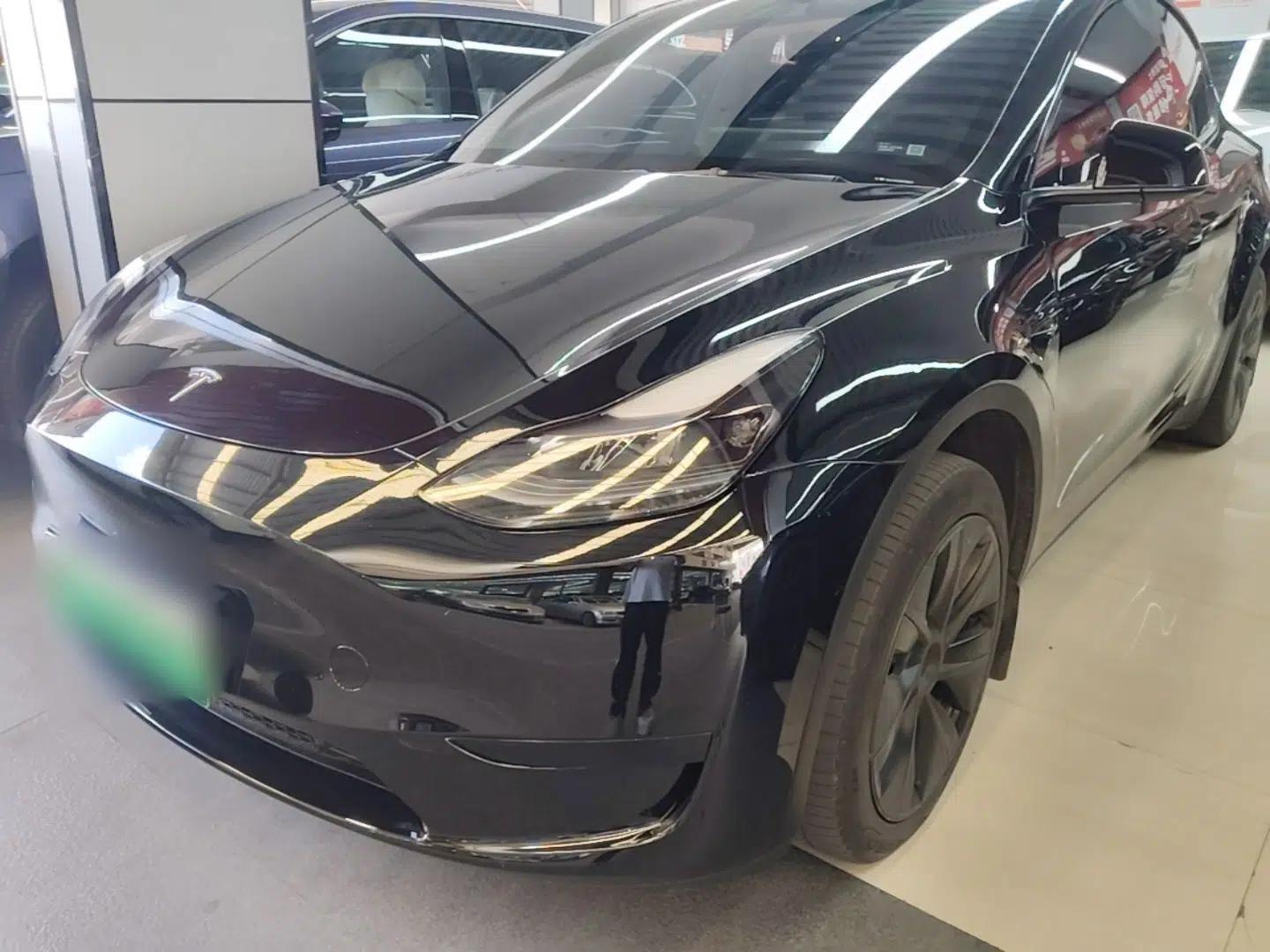 Tesla Model Y 2024 Rear-Wheel-Drive Version — миниатюра 1
