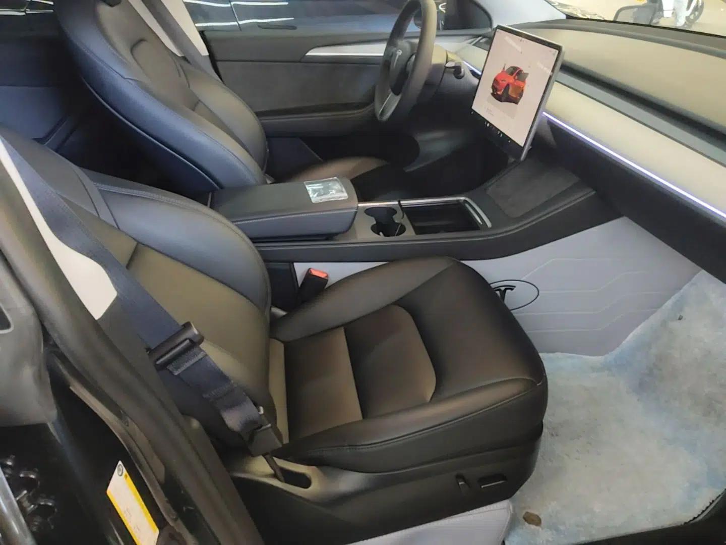 Tesla Model Y 2024 Rear-Wheel-Drive Version — миниатюра 19