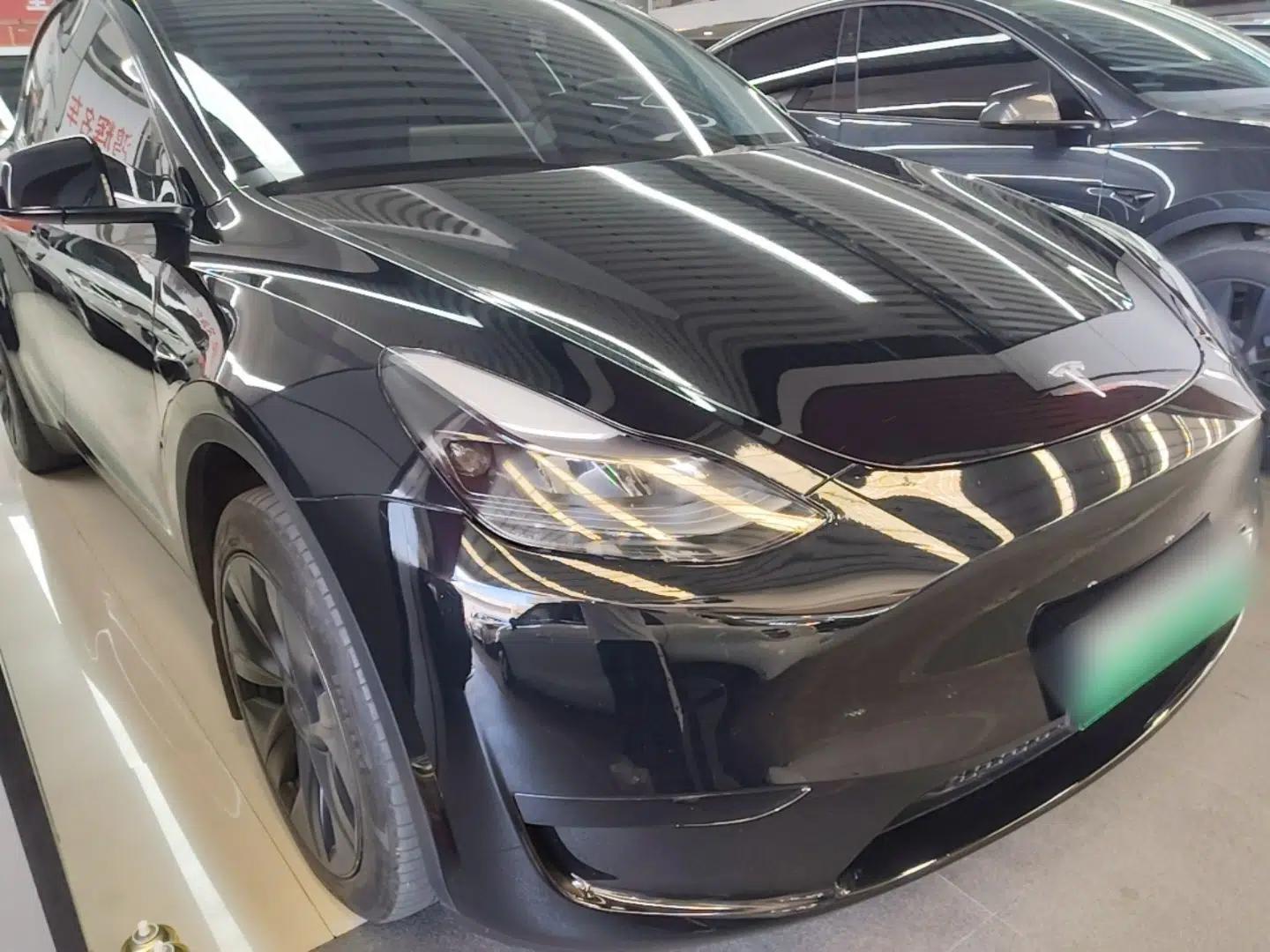 Tesla Model Y 2024 Rear-Wheel-Drive Version — миниатюра 3