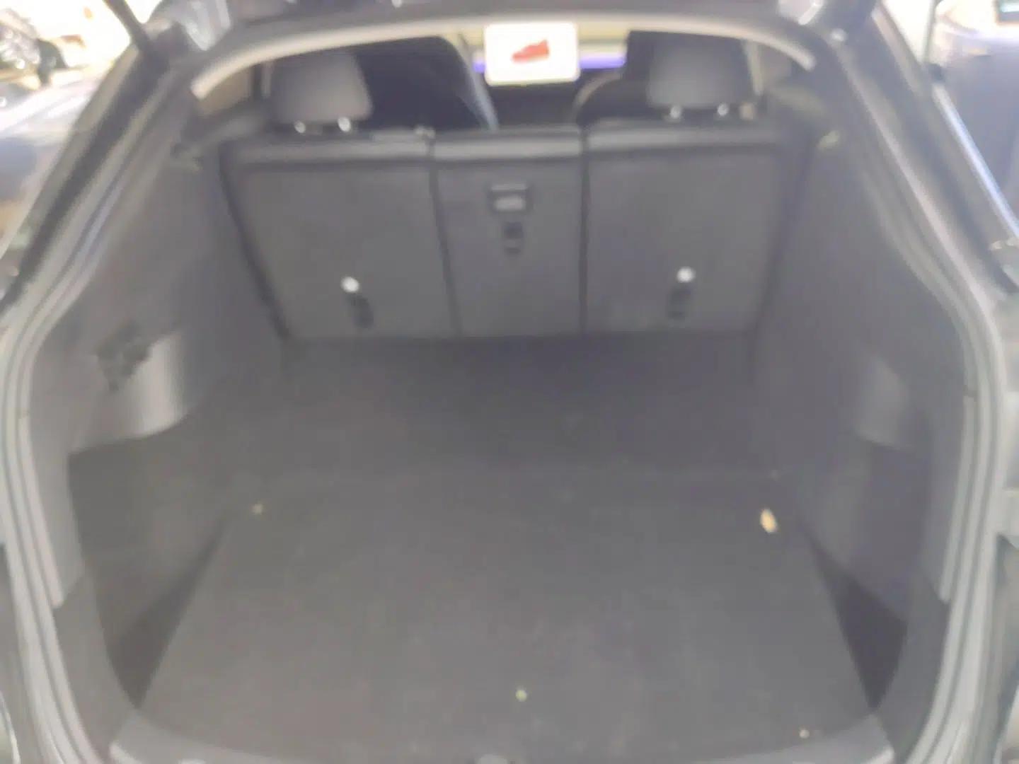 Tesla Model Y 2024 Rear-Wheel-Drive Version — миниатюра 22