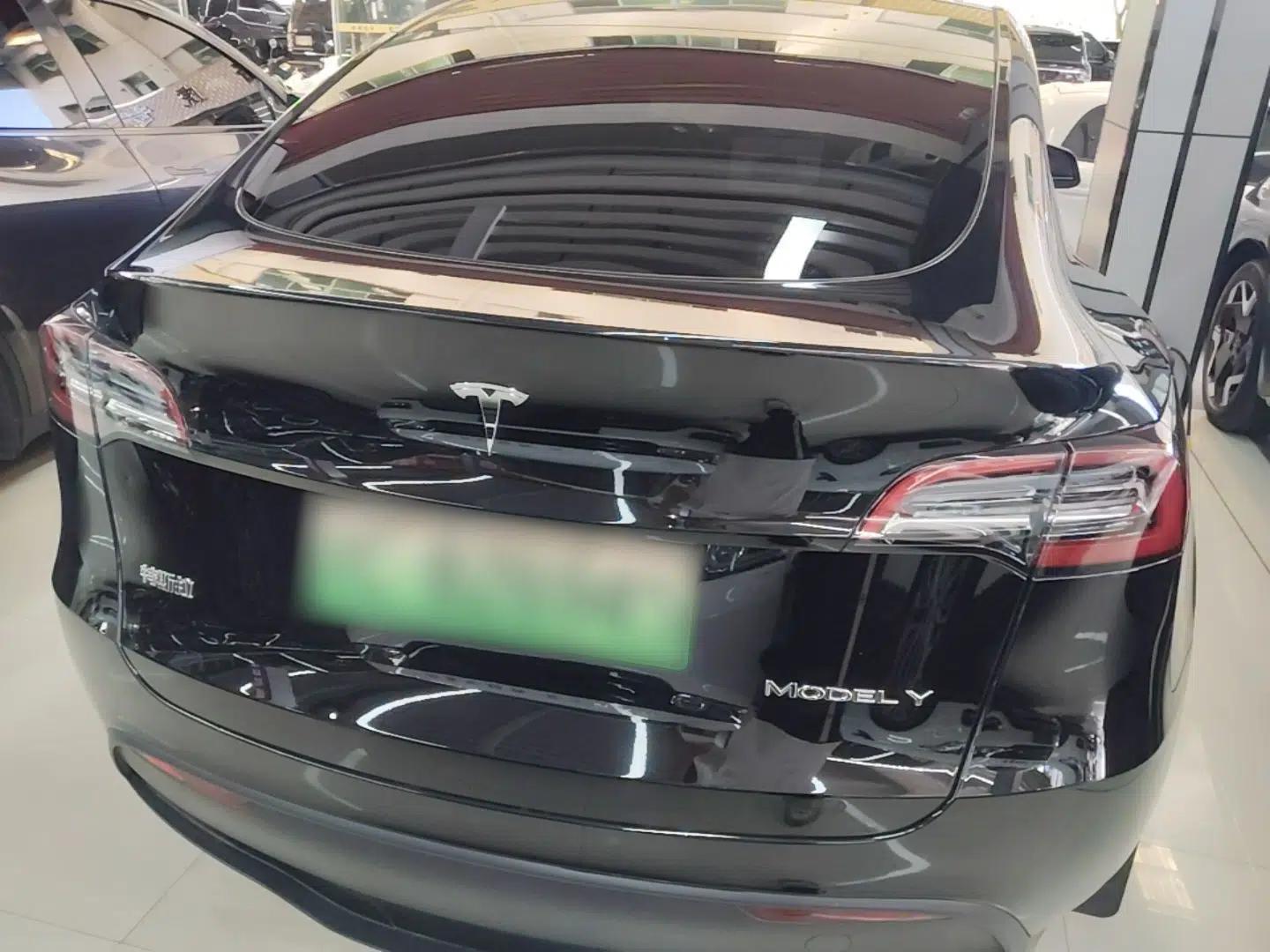 Tesla Model Y 2024 Rear-Wheel-Drive Version — миниатюра 5
