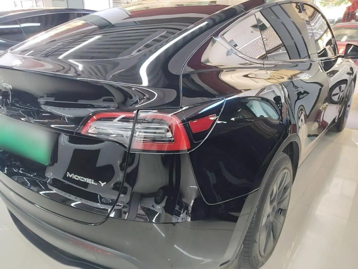 Tesla Model Y 2024 Rear-Wheel-Drive Version — миниатюра 6