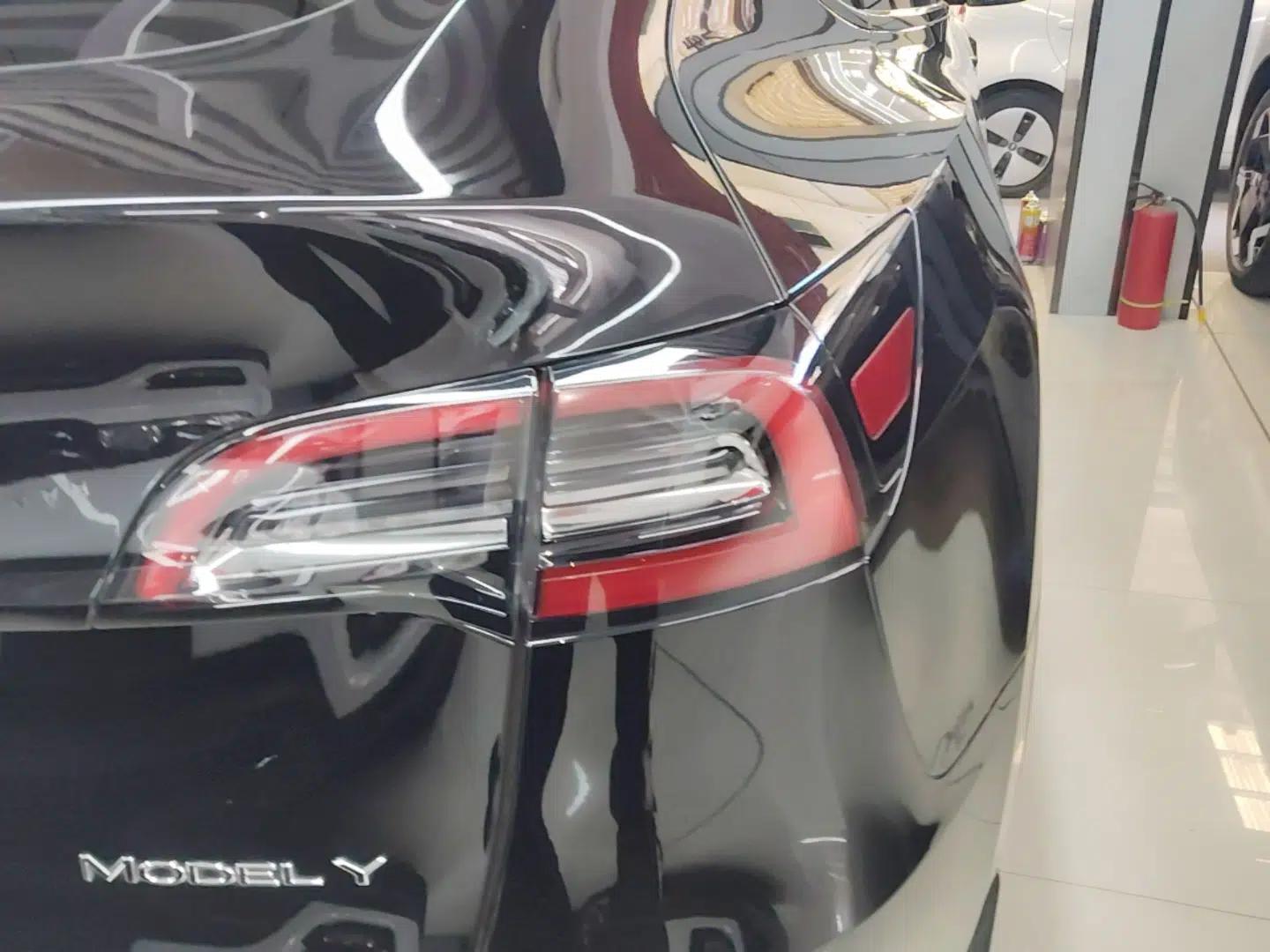 Tesla Model Y 2024 Rear-Wheel-Drive Version — миниатюра 9