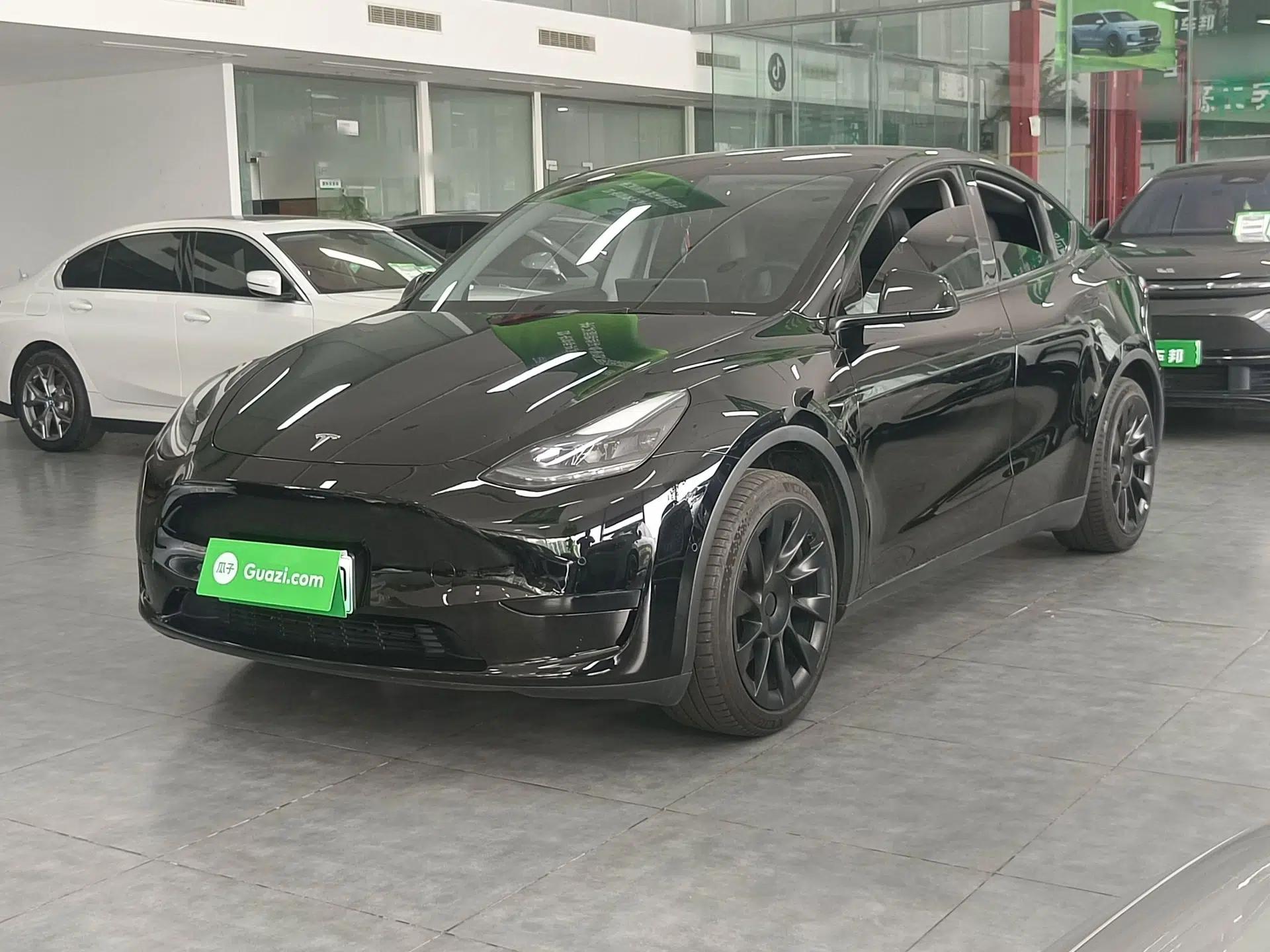 Tesla Model Y 2023 Rear-Wheel-Drive Version — миниатюра 1