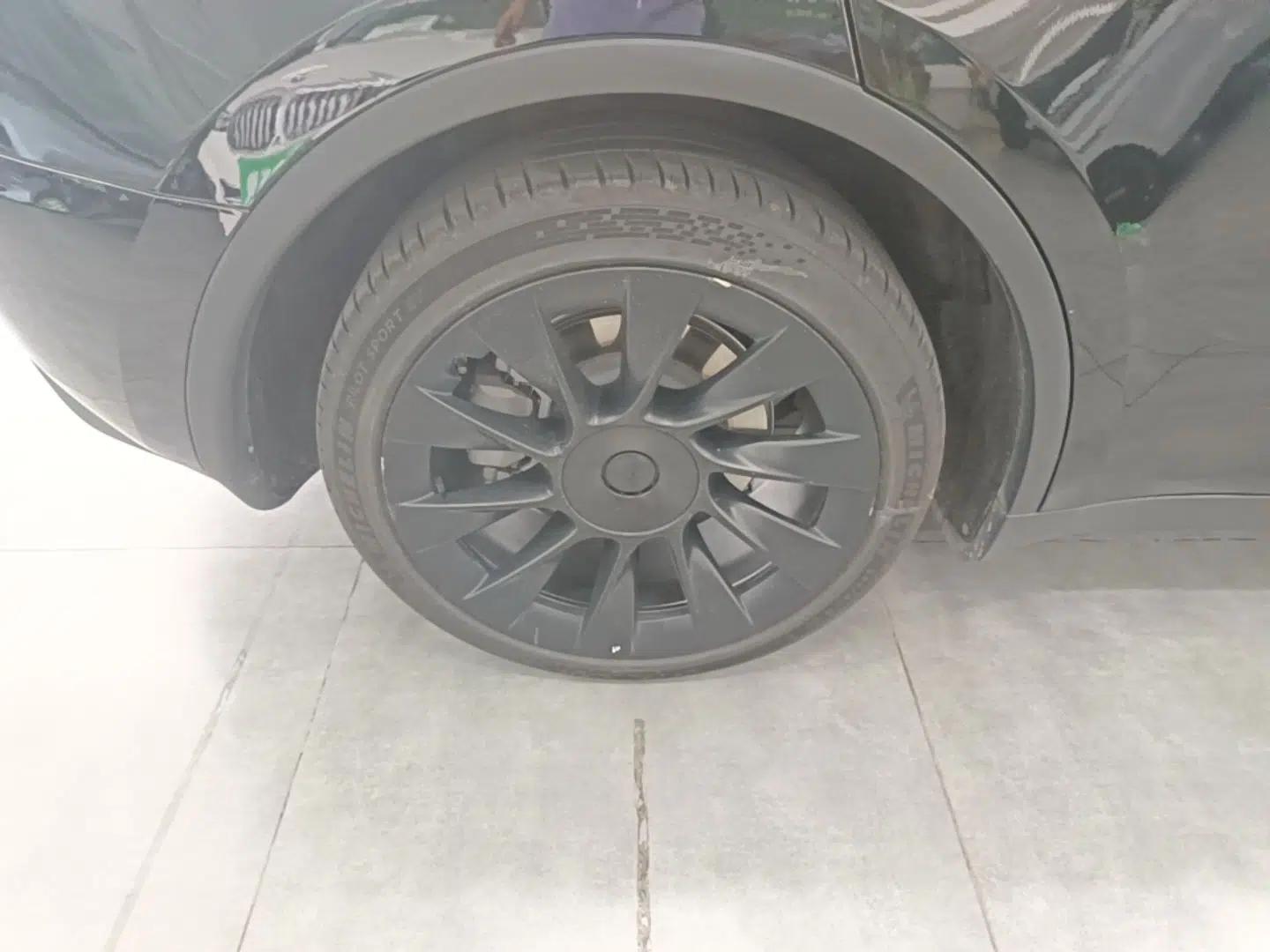 Tesla Model Y 2023 Rear-Wheel-Drive Version — миниатюра 11