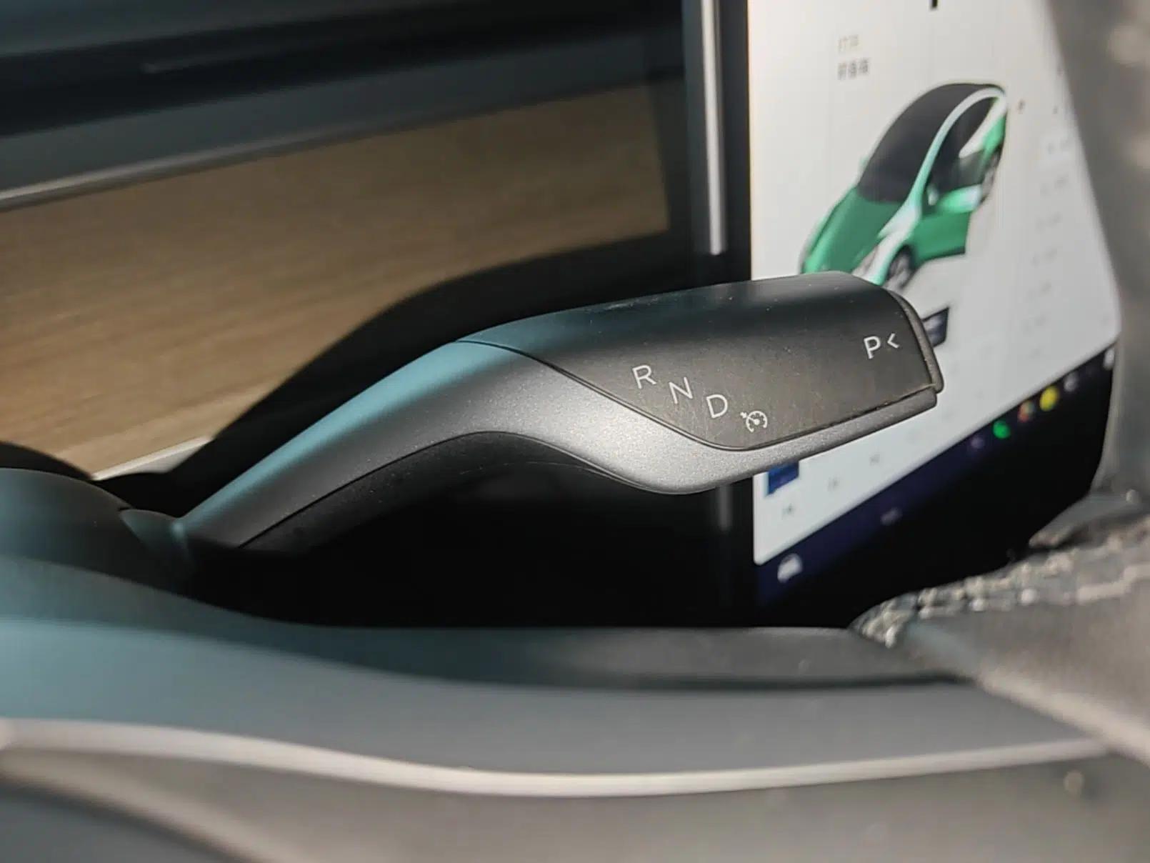 Tesla Model Y 2022 Long-Range All-Wheel-Drive Version — миниатюра 16