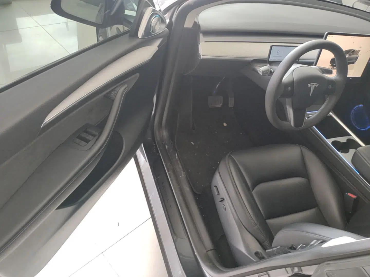 Tesla Model Y 2024 Rear-Wheel-Drive Version — миниатюра 23