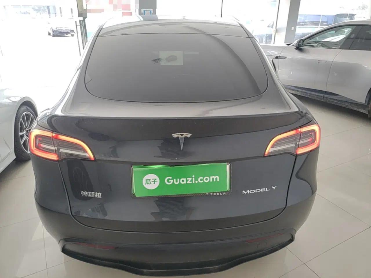 Tesla Model Y 2024 Rear-Wheel-Drive Version — миниатюра 5