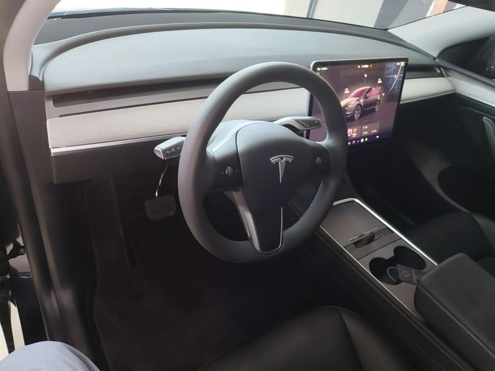 Tesla Model Y 2024 Rear-Wheel-Drive Version — миниатюра 12