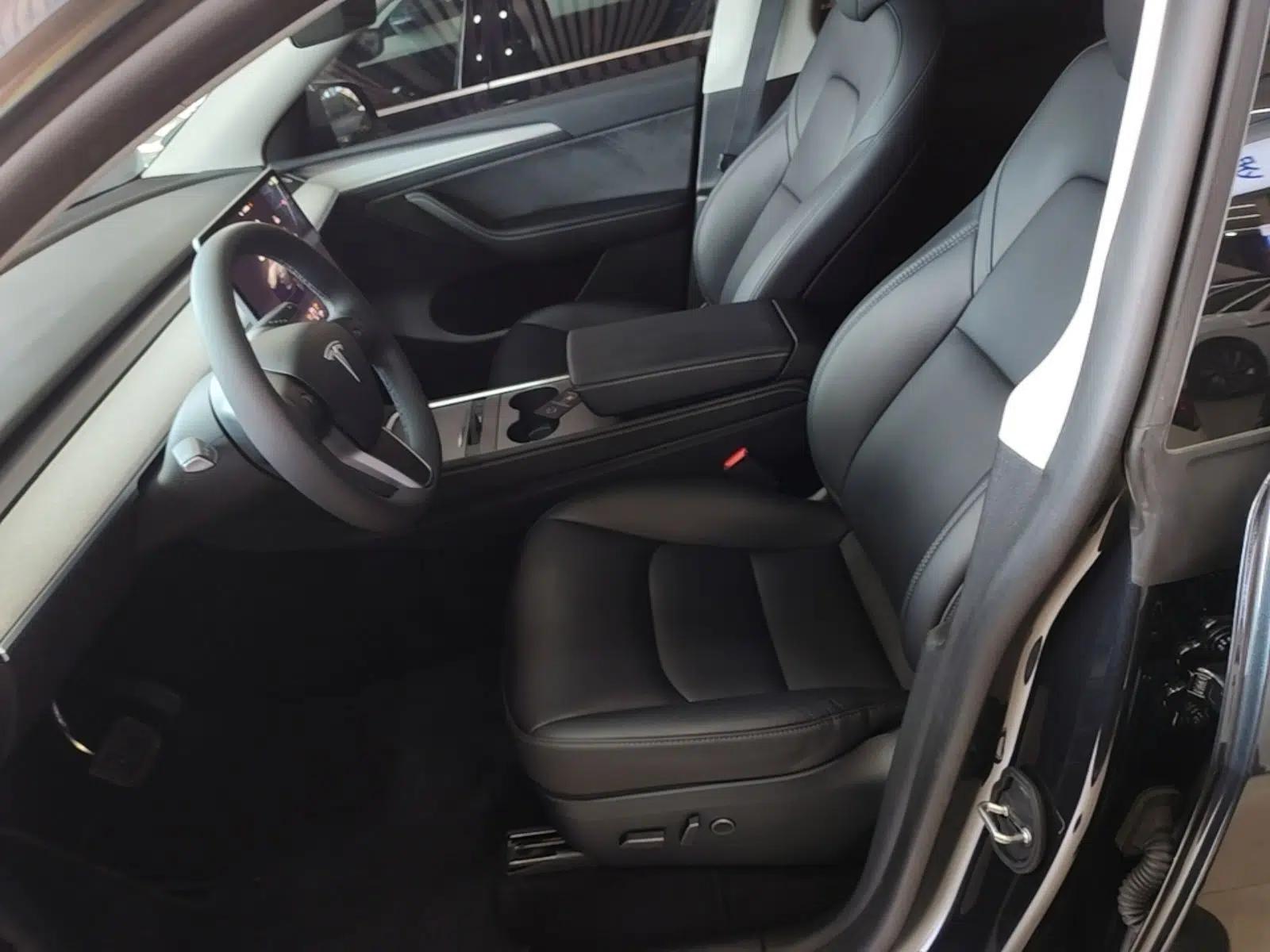 Tesla Model Y 2024 Rear-Wheel-Drive Version — миниатюра 17