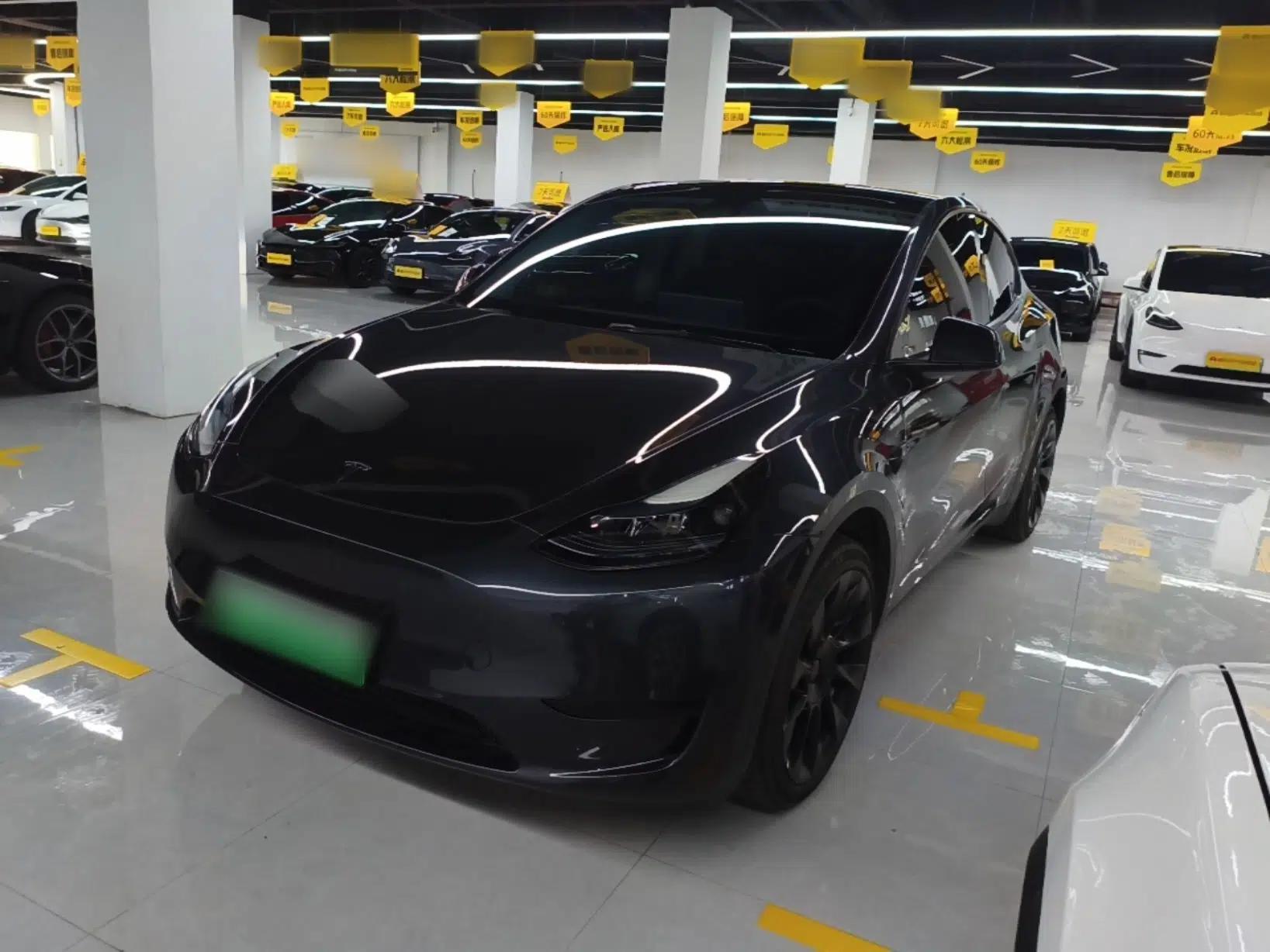 Tesla Model Y 2024 Rear-Wheel-Drive Version — миниатюра 1