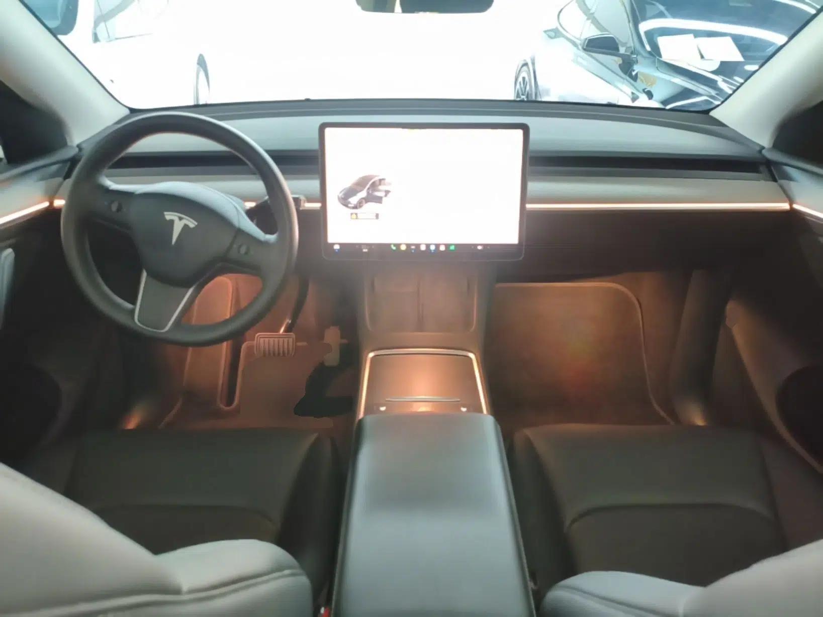 Tesla Model Y 2024 Rear-Wheel-Drive Version — миниатюра 12