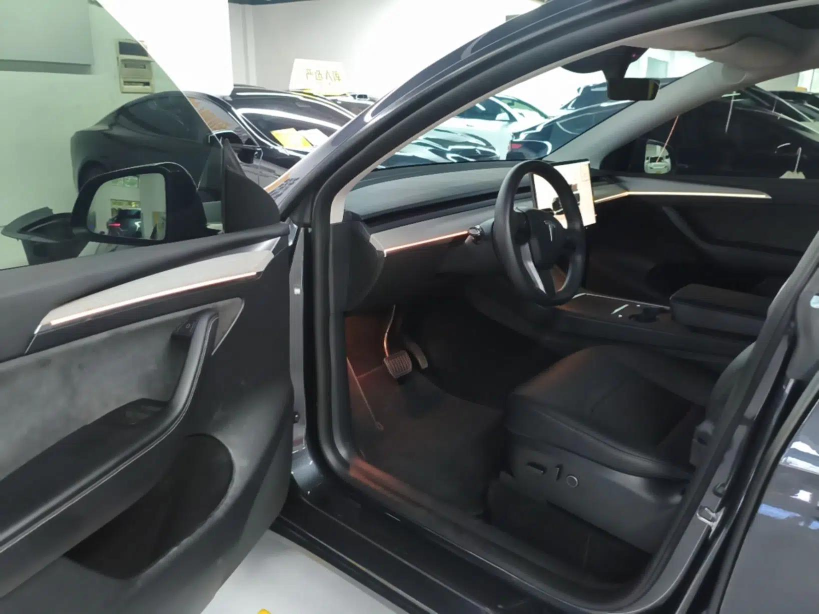 Tesla Model Y 2024 Rear-Wheel-Drive Version — миниатюра 18