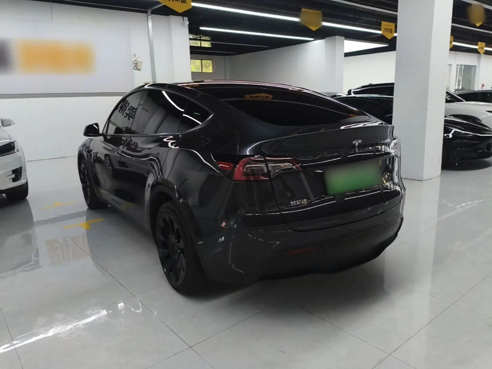 Tesla Model Y 2024 Rear-Wheel-Drive Version — миниатюра 4