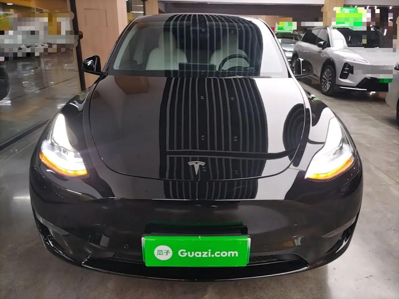 Tesla Model Y 2022 Long-Range All-Wheel-Drive Version — миниатюра 2
