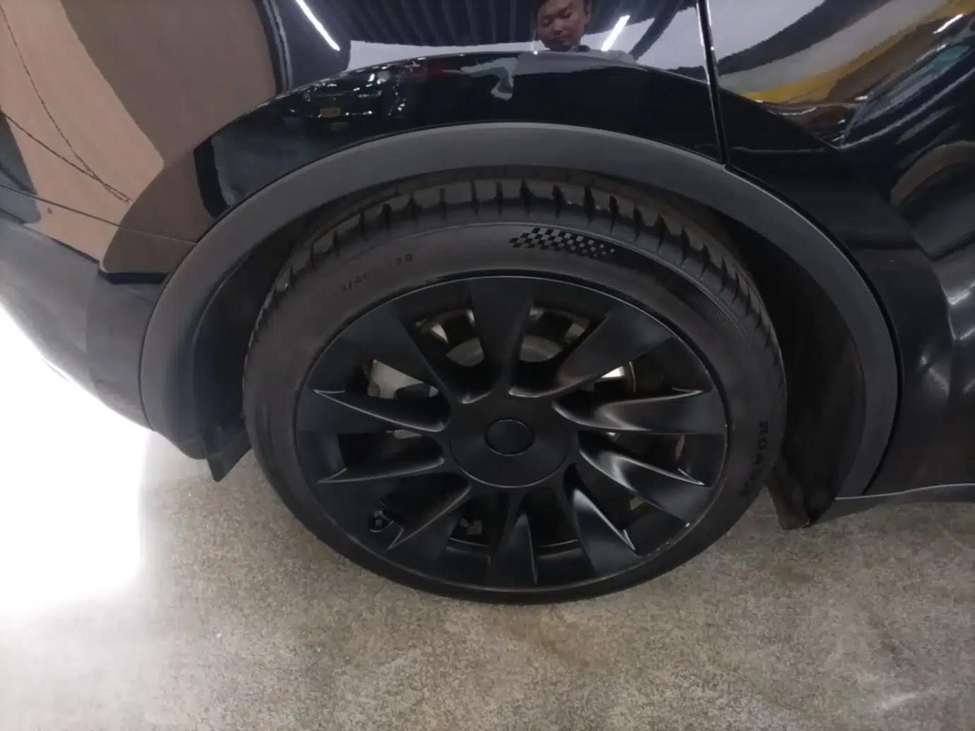 Tesla Model Y 2022 Long-Range All-Wheel-Drive Version — миниатюра 11