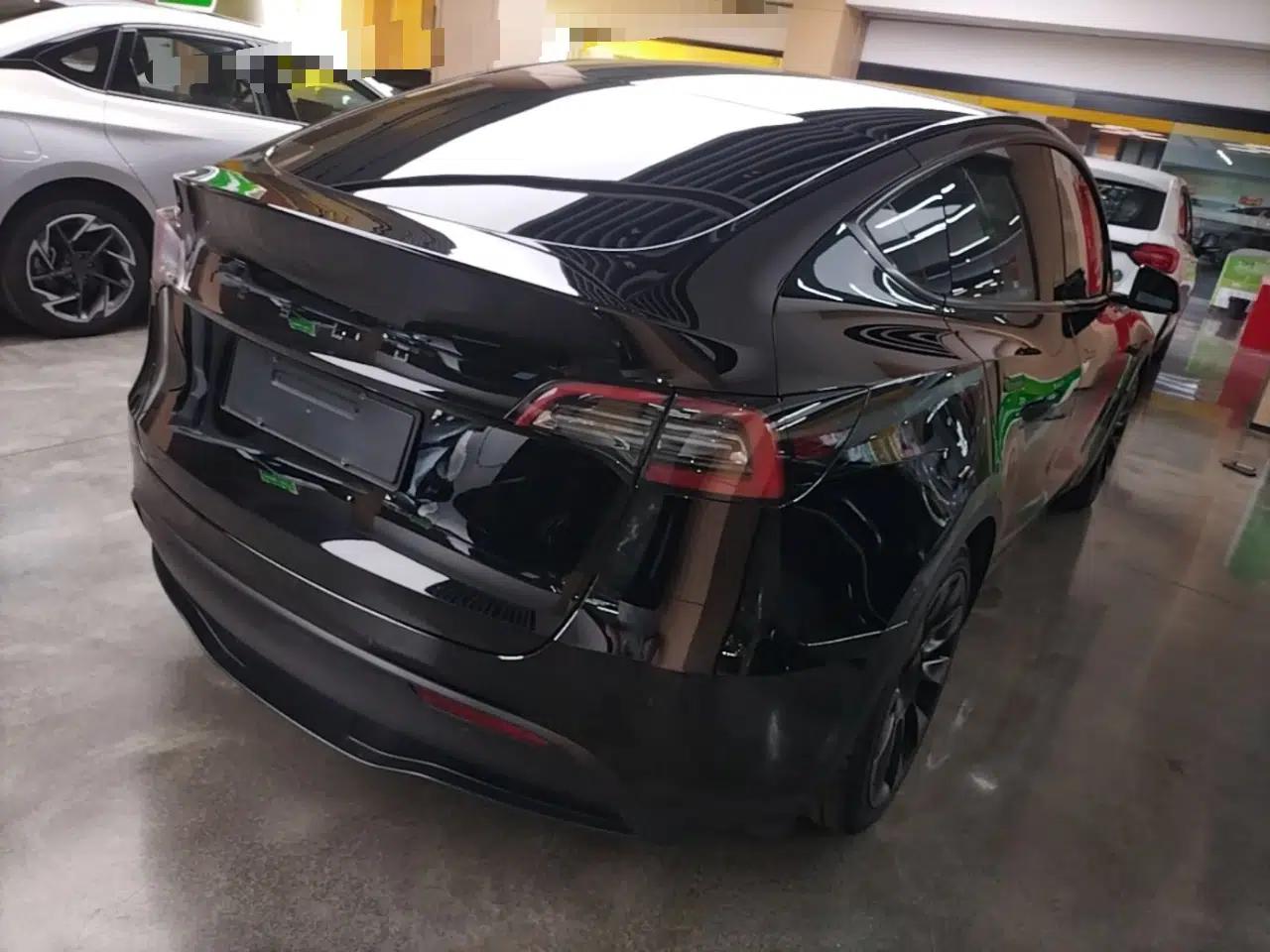 Tesla Model Y 2022 Long-Range All-Wheel-Drive Version — миниатюра 6