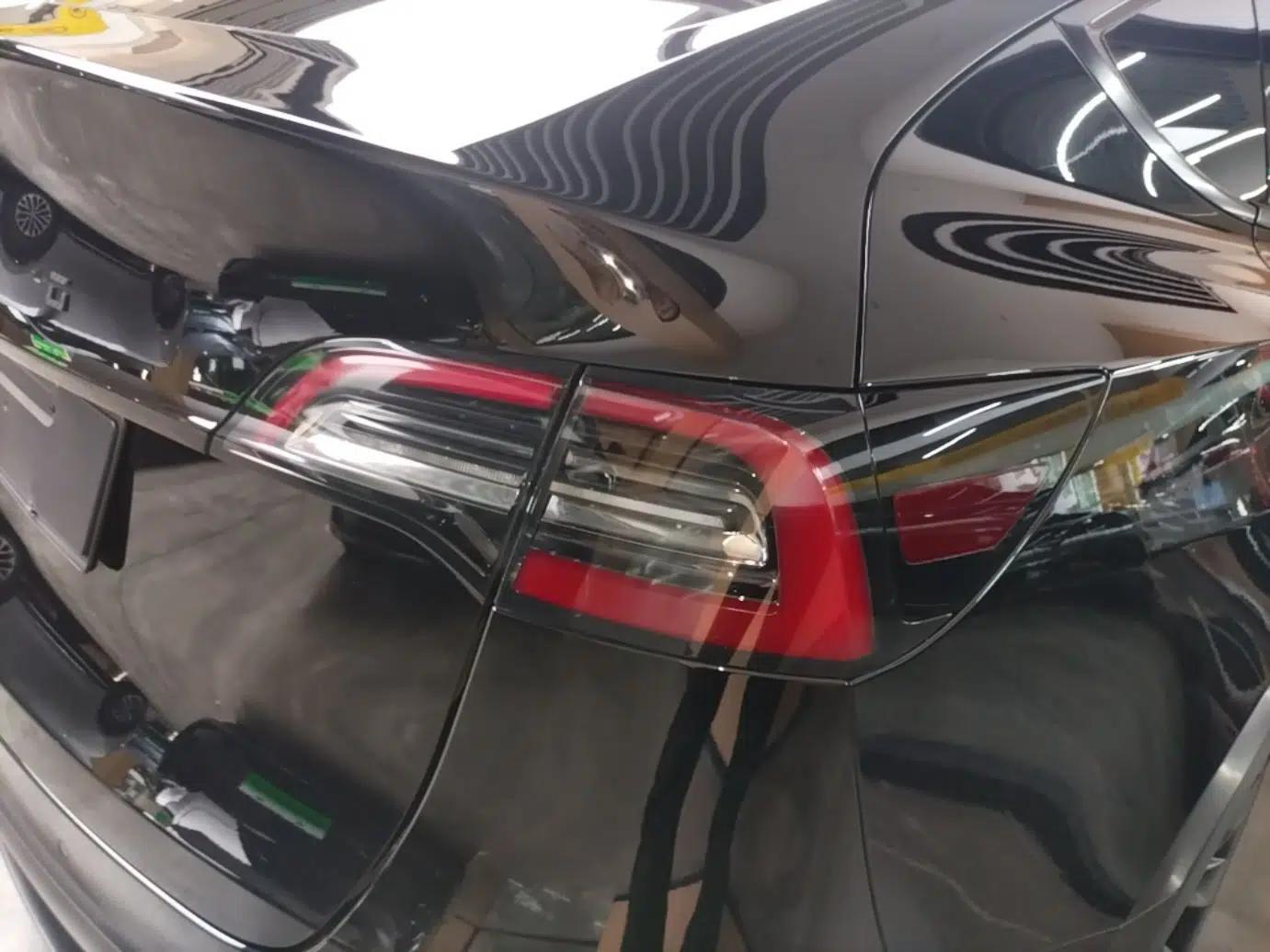 Tesla Model Y 2022 Long-Range All-Wheel-Drive Version — миниатюра 9