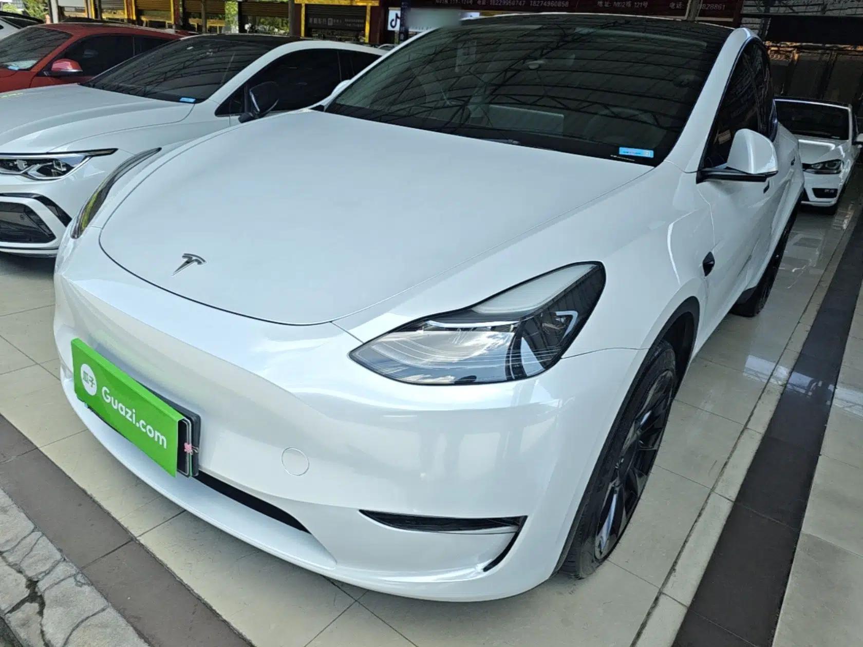 Tesla Model Y 2024 Long-Range All-Wheel-Drive Version — миниатюра 1