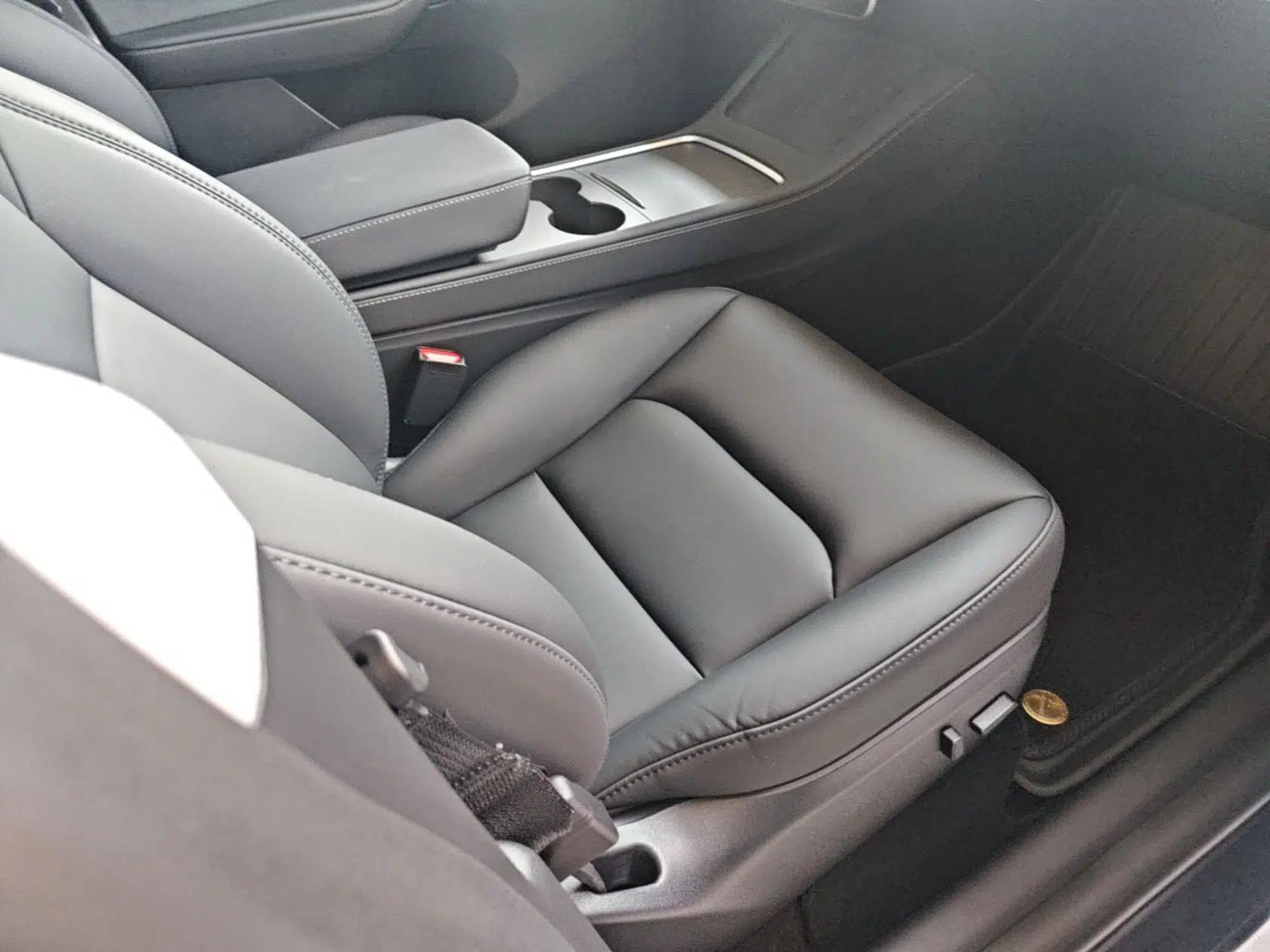 Tesla Model Y 2024 Long-Range All-Wheel-Drive Version — миниатюра 19
