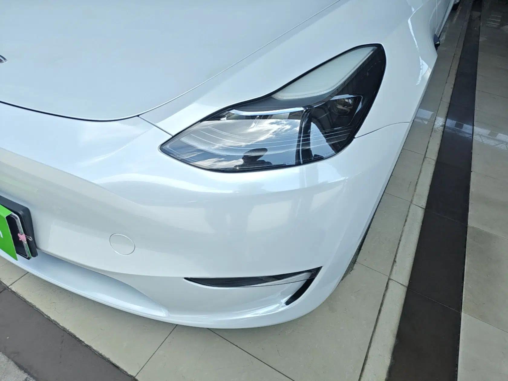 Tesla Model Y 2024 Long-Range All-Wheel-Drive Version — миниатюра 8