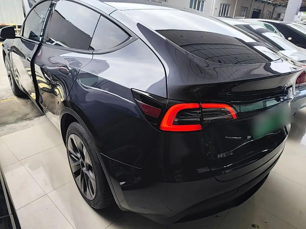 Tesla Model Y 2024 Rear-Wheel-Drive Version — миниатюра 4