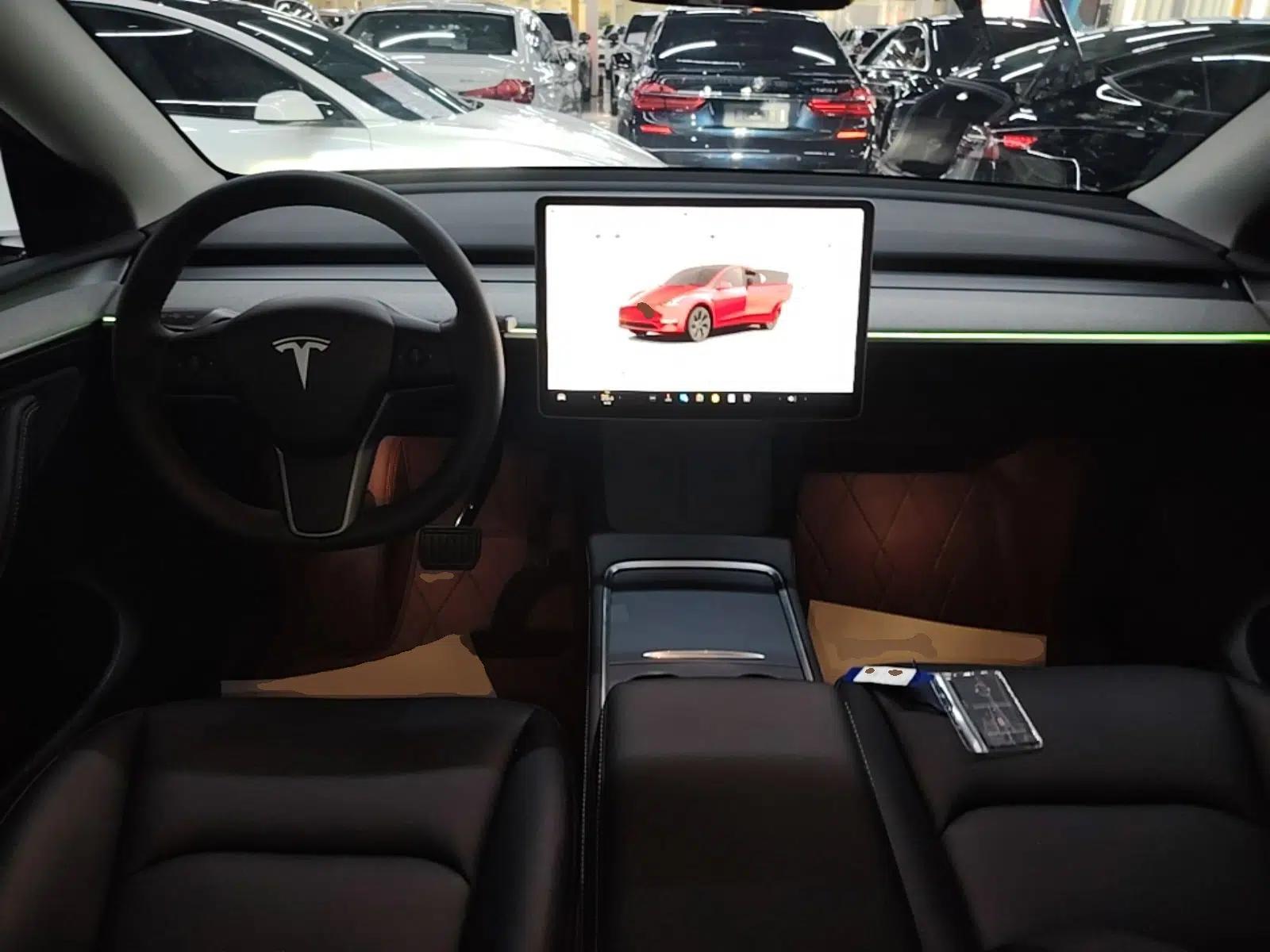 Tesla Model Y 2024 Long-Range All-Wheel-Drive Version — миниатюра 12